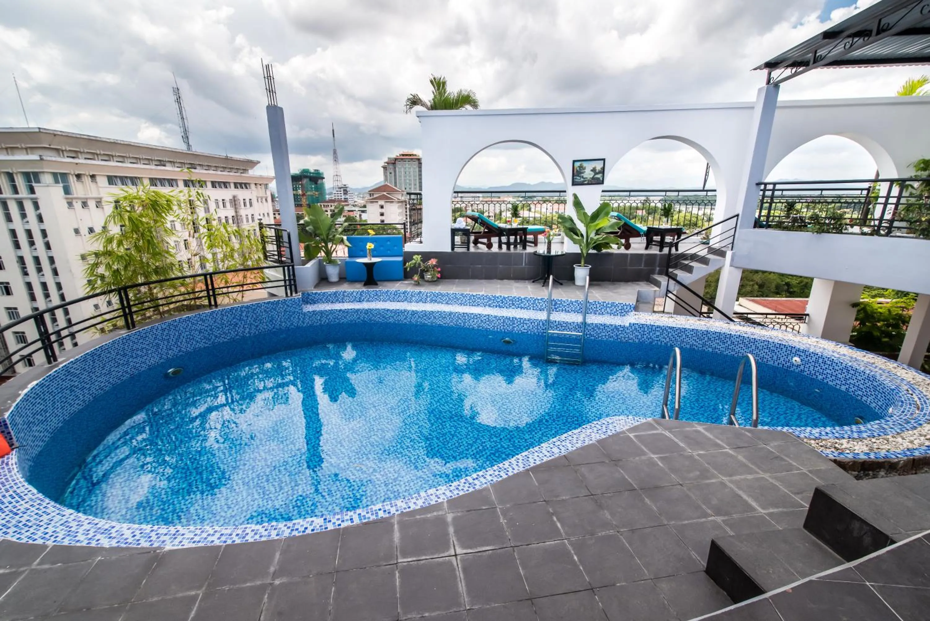 Swimming pool in The Sunriver Boutique Hotel Hue