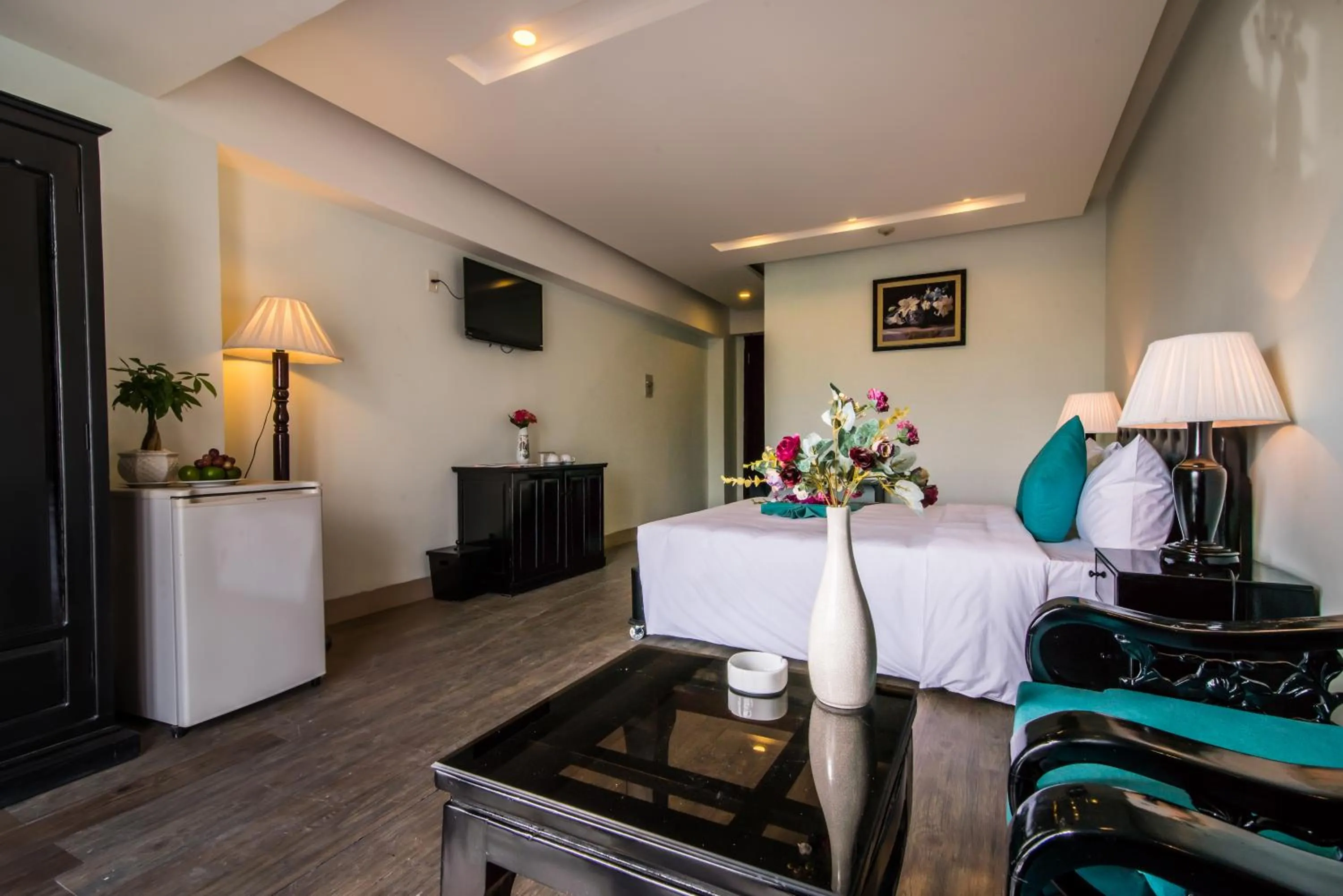 Photo of the whole room in The Sunriver Boutique Hotel Hue