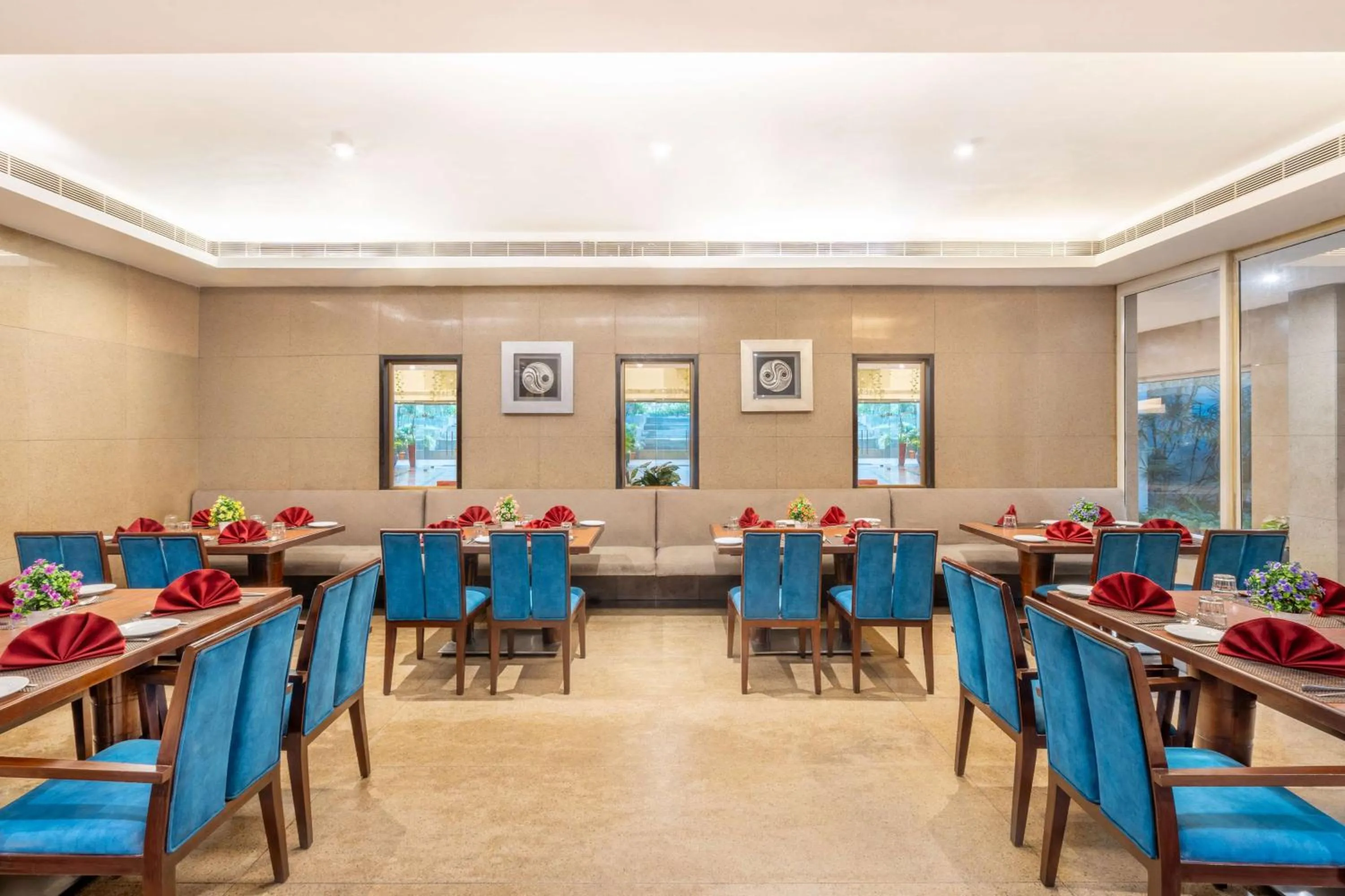 Restaurant/places to eat in Park Plaza Chennai OMR