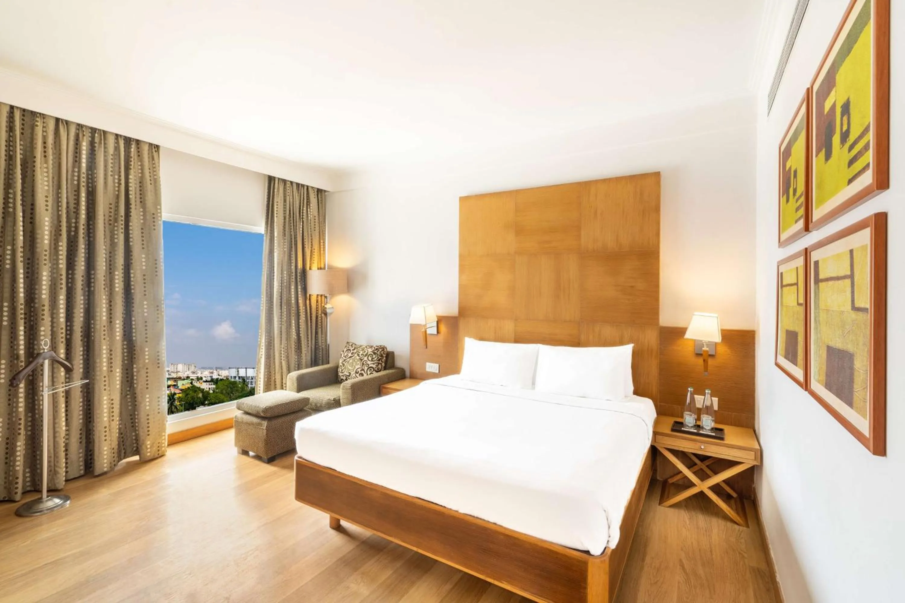 Photo of the whole room, Bed in Park Plaza Chennai OMR