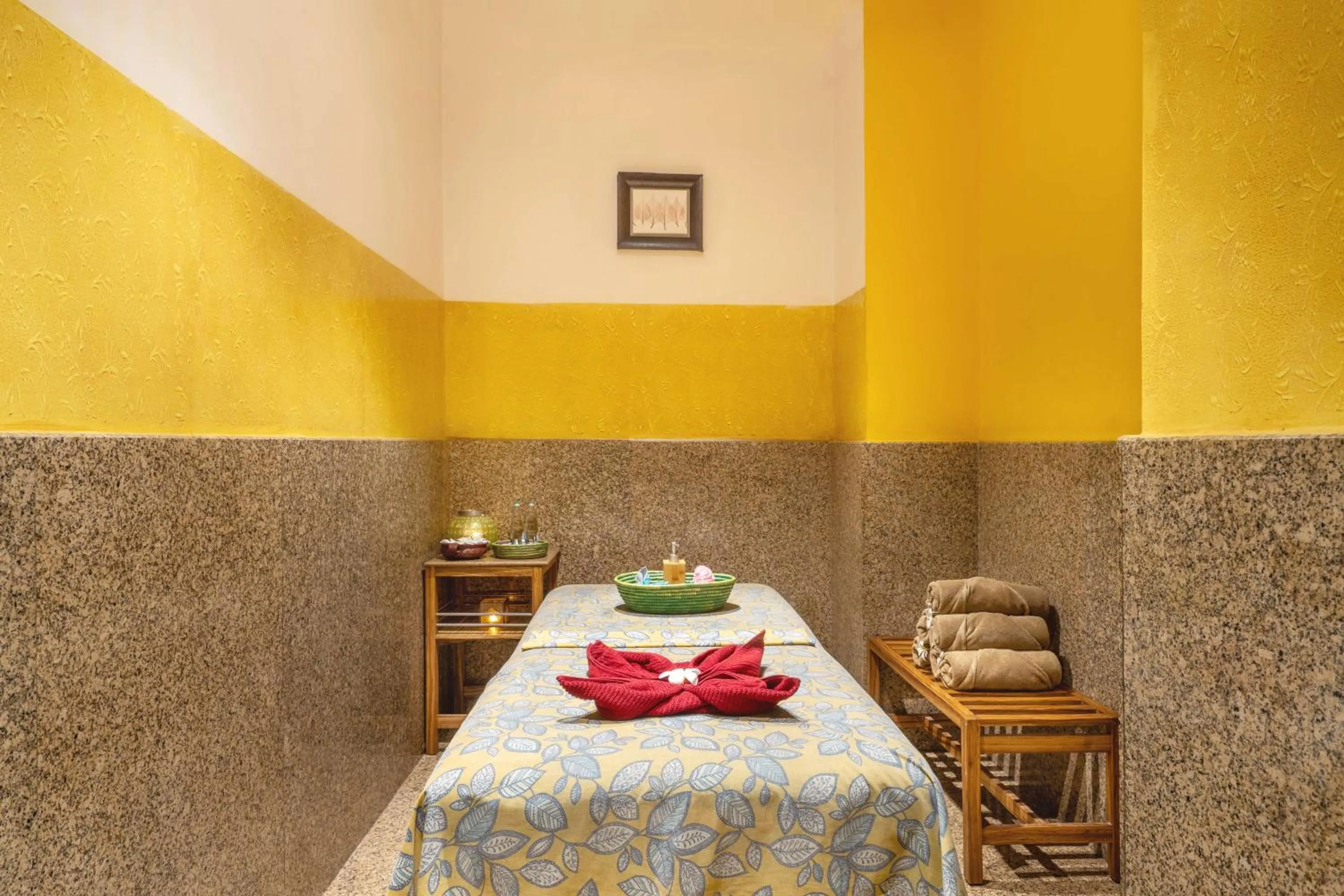 Spa and wellness centre/facilities, Bed in Park Plaza Chennai OMR