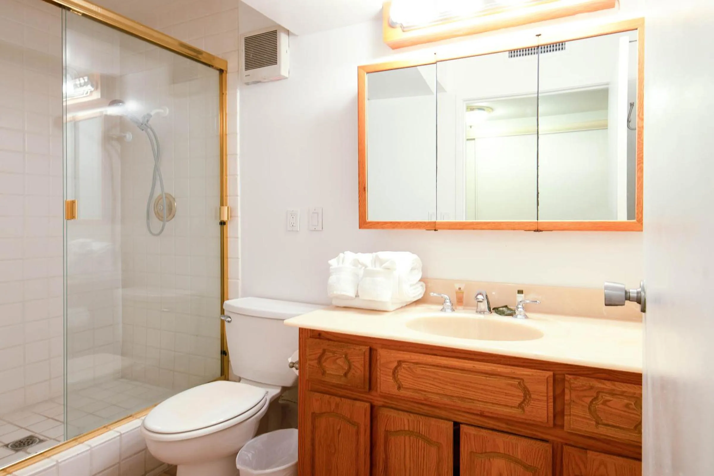 Bathroom in Capri by the Sea by All Seasons Resort Lodging