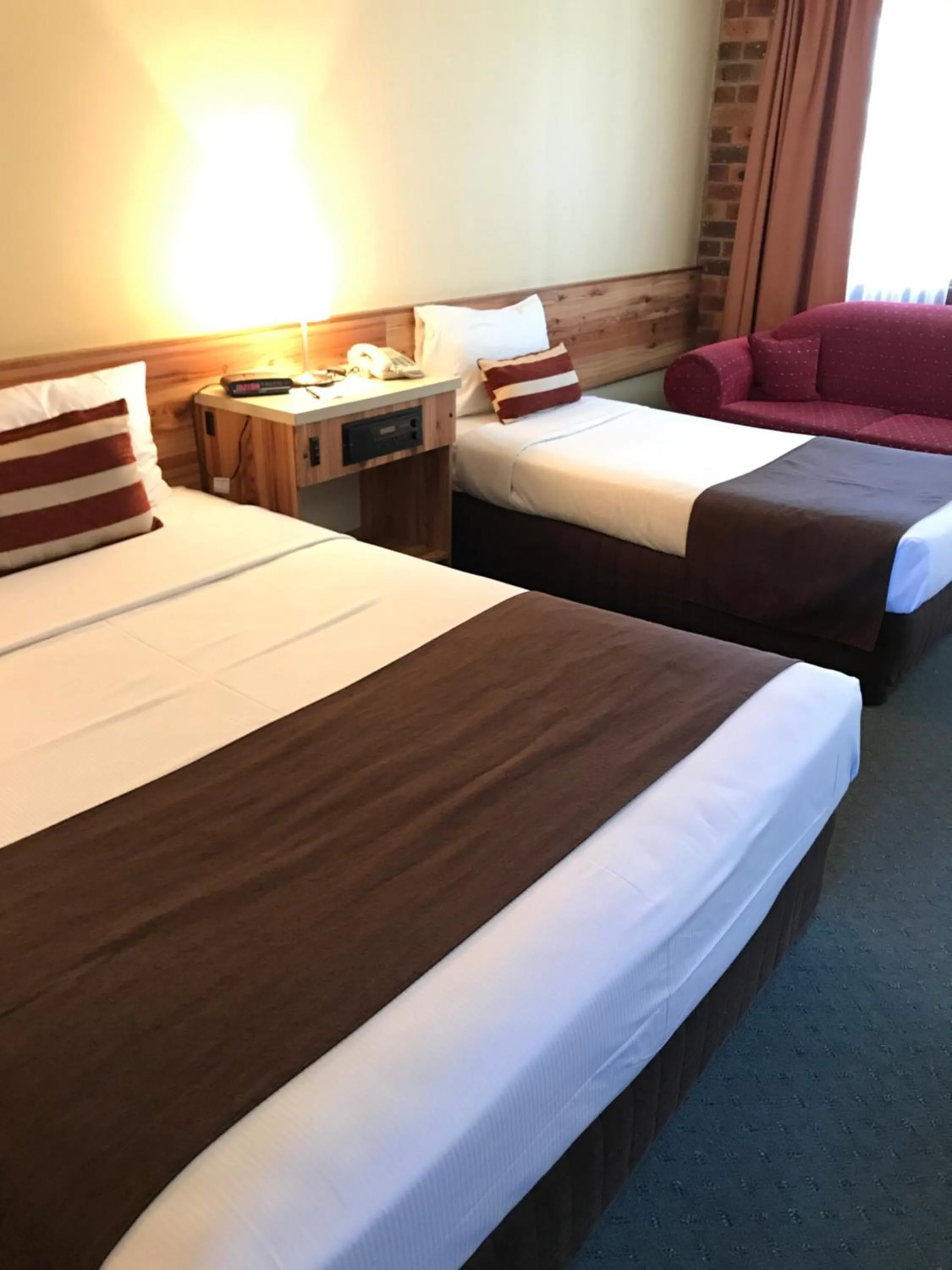 Bedroom, Bed in Sunseeker Motor Inn