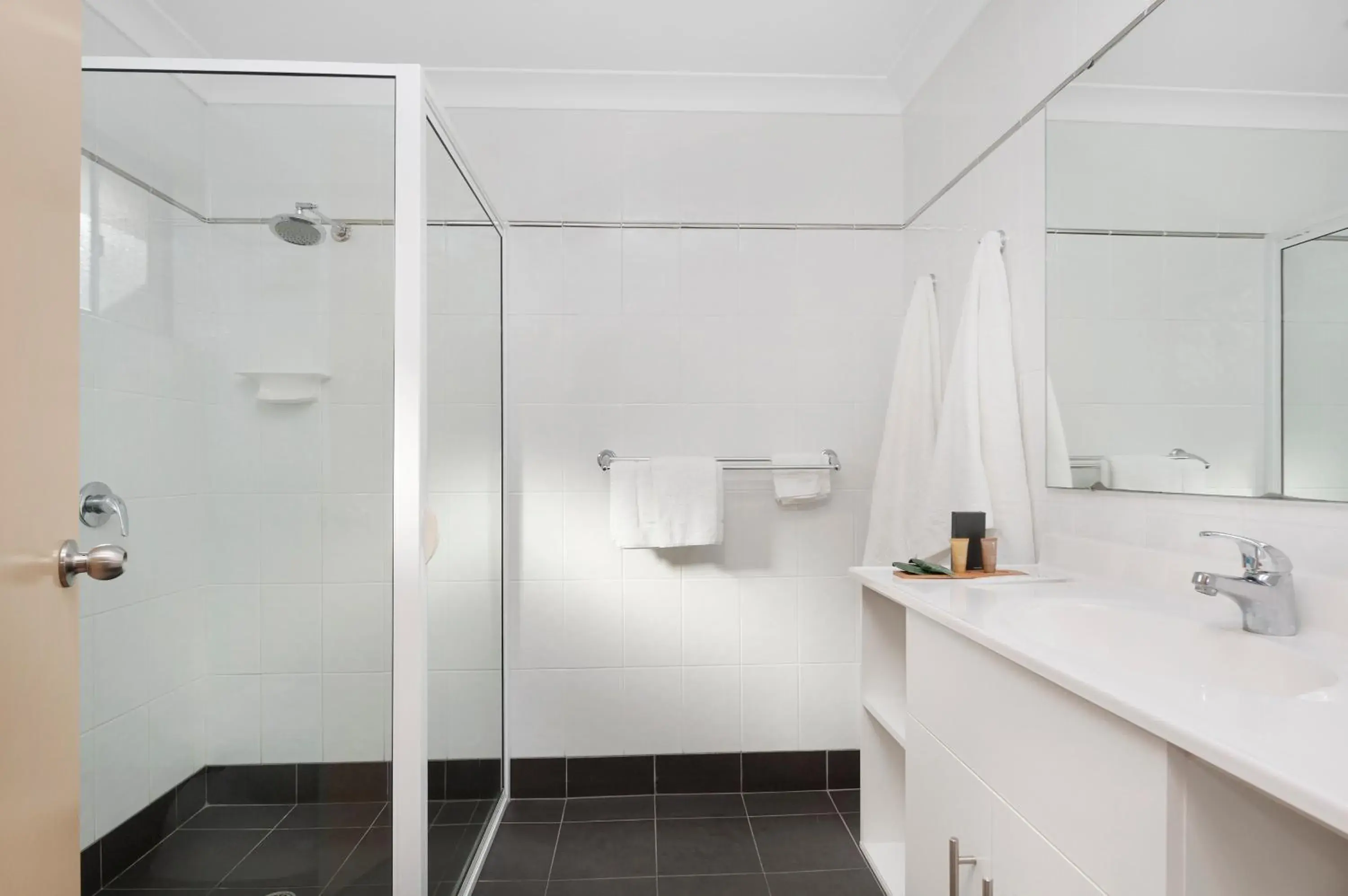 Executive Twin Room in Sunseeker Motor Inn Executive Twin Room in Sunseeker Motor Inn