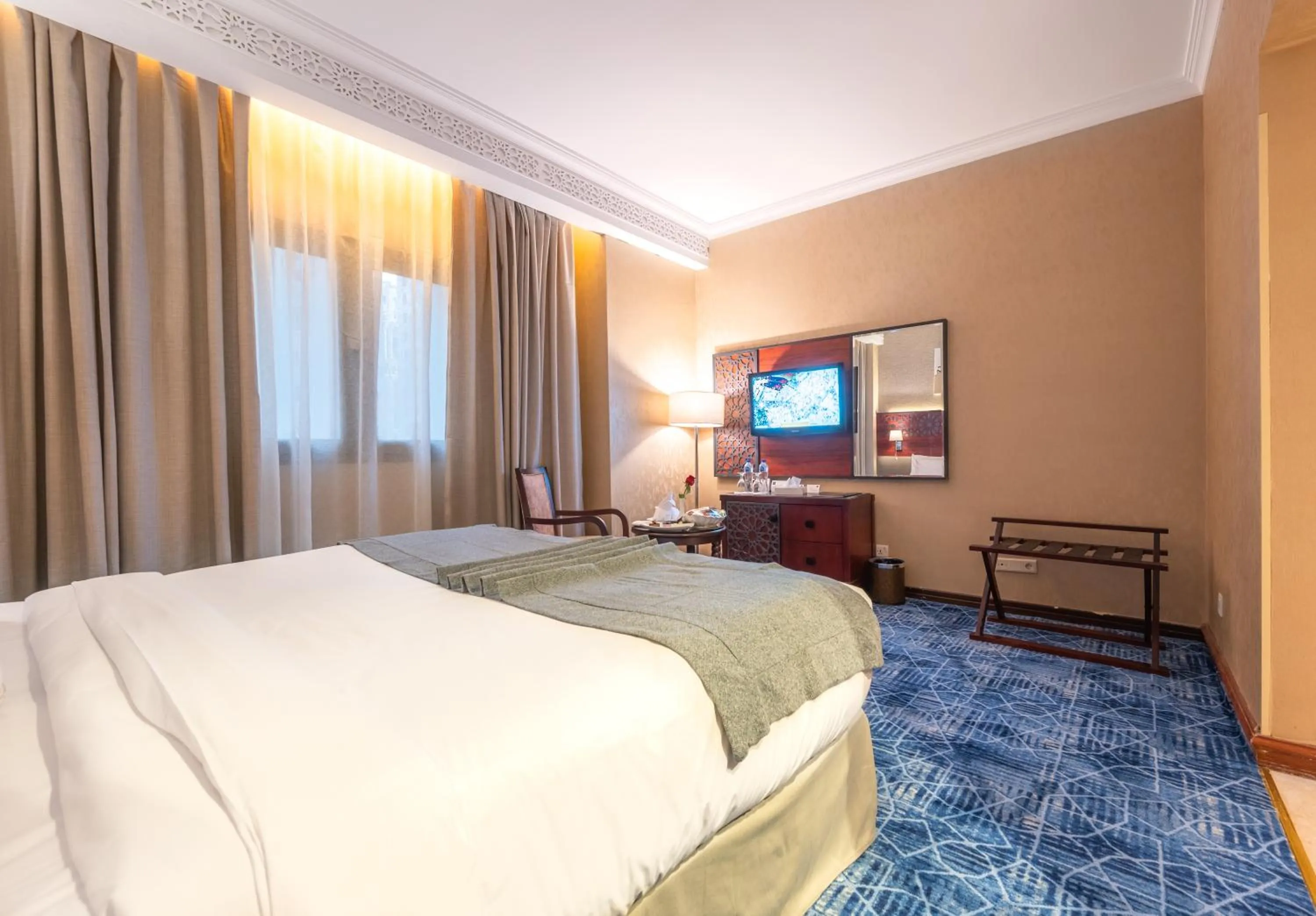 Photo of the whole room, Bed in Shaza Regency Plaza Al Madinah