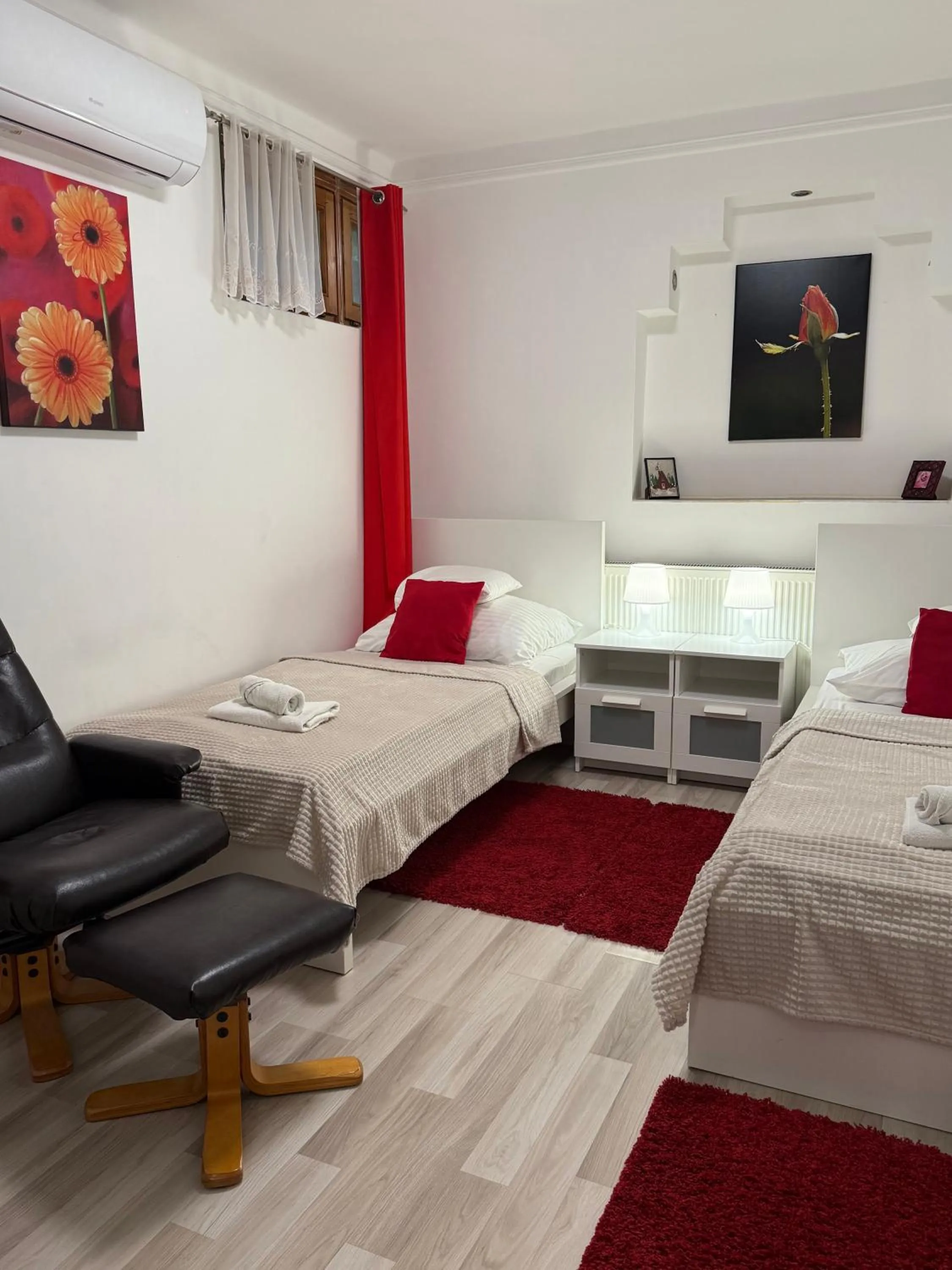 Bed in Le Rose Suites & Park Hotel