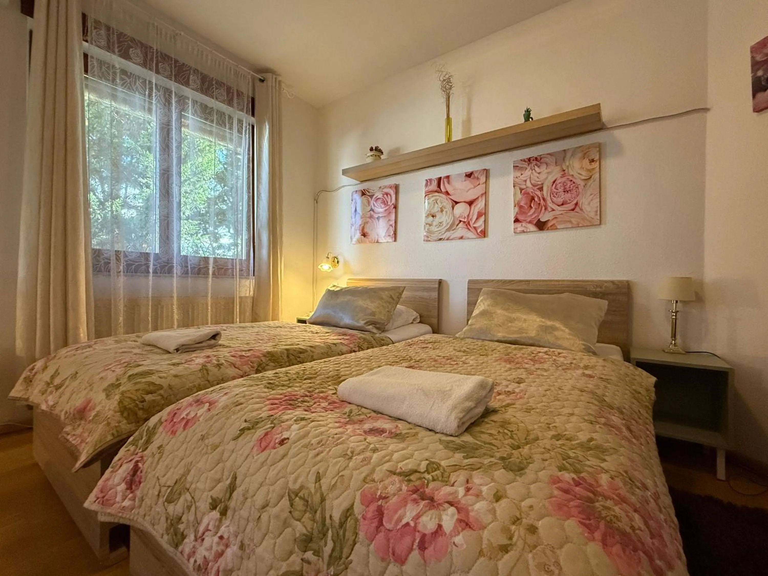 Bed in Le Rose Suites & Park Hotel