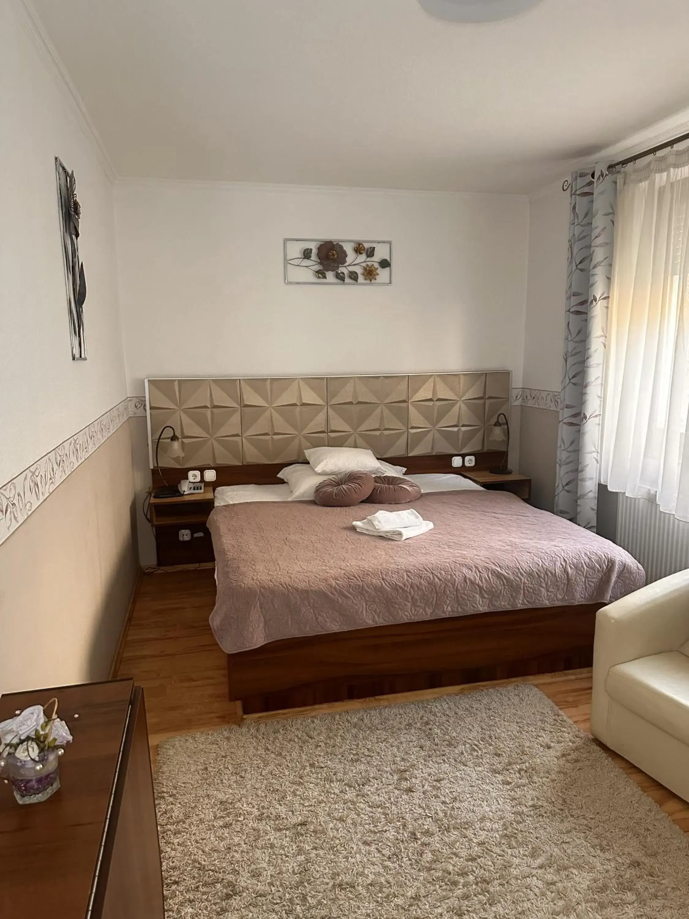 Superior Queen Room - single occupancy in Le Rose Suites & Park Hotel Superior Queen Room - single occupancy in Le Rose Suites & Park Hotel