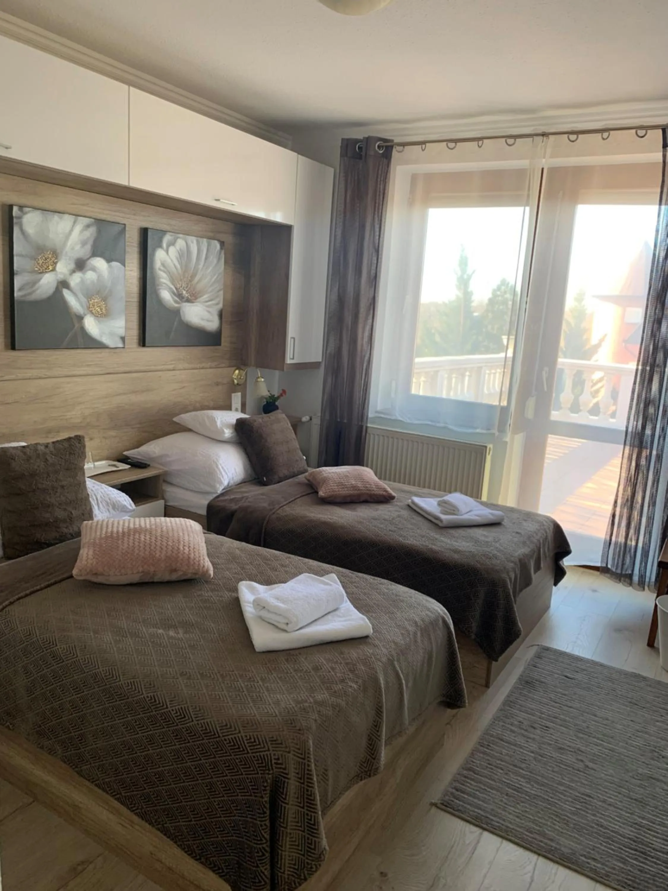 Standard Twin Room in Le Rose Hotel