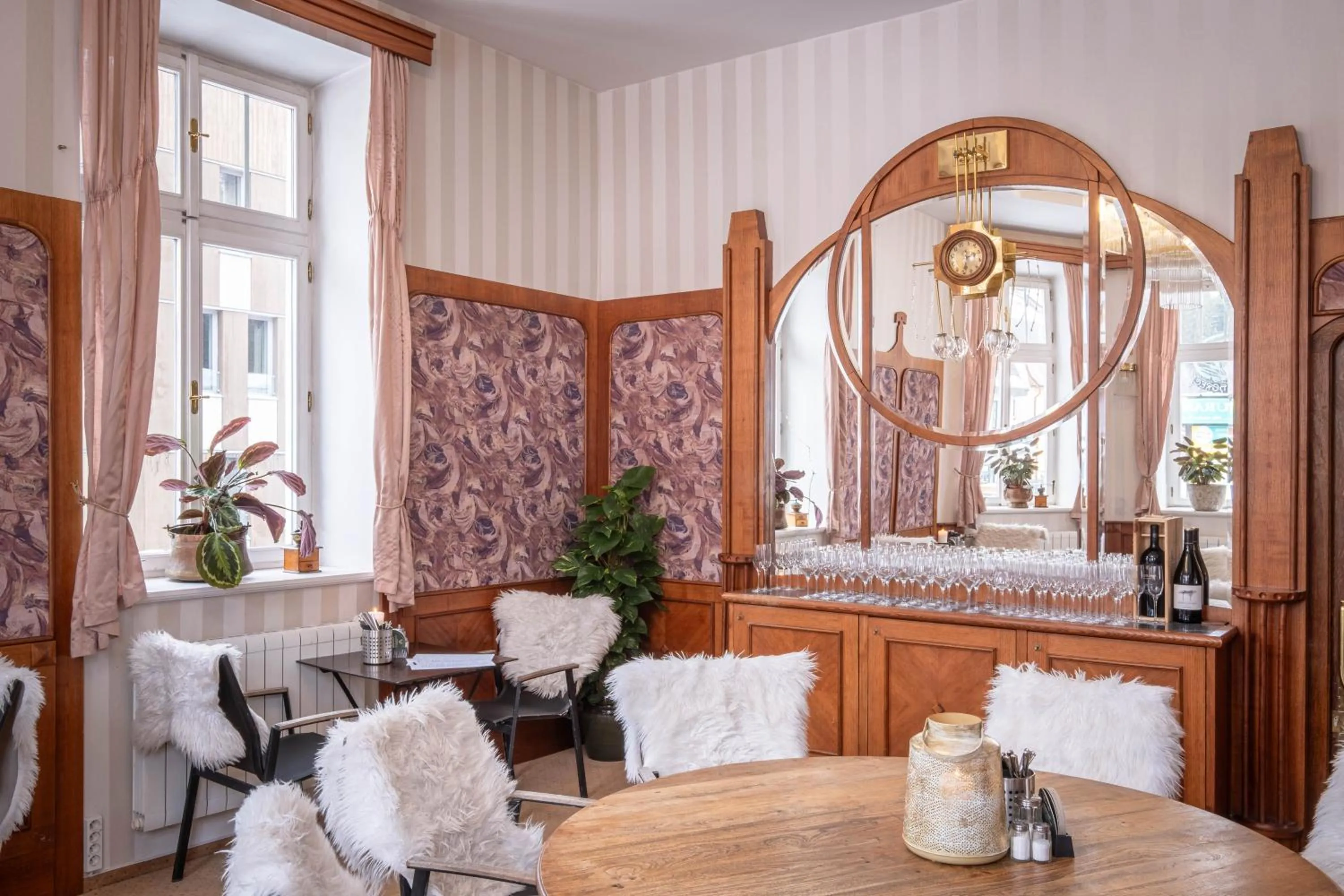 Restaurant/places to eat in Hotel Hořec