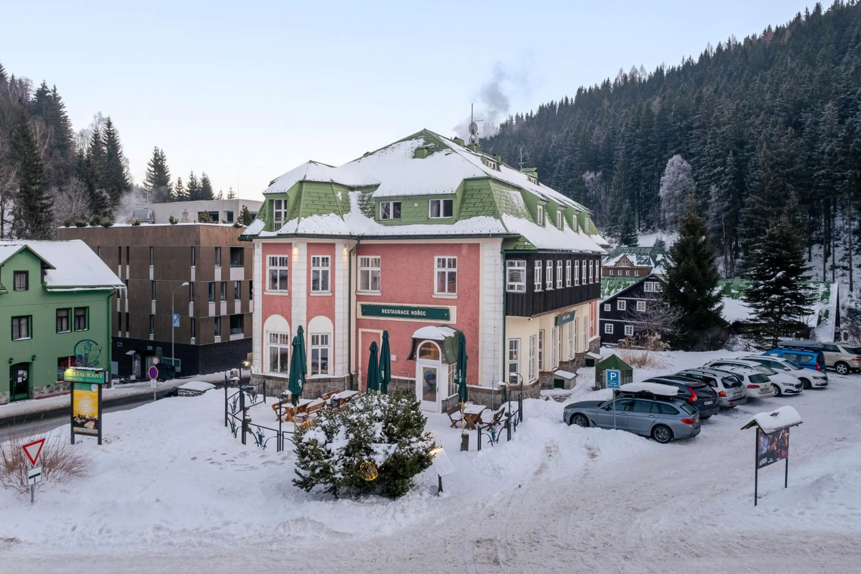 Property building in Hotel Hořec