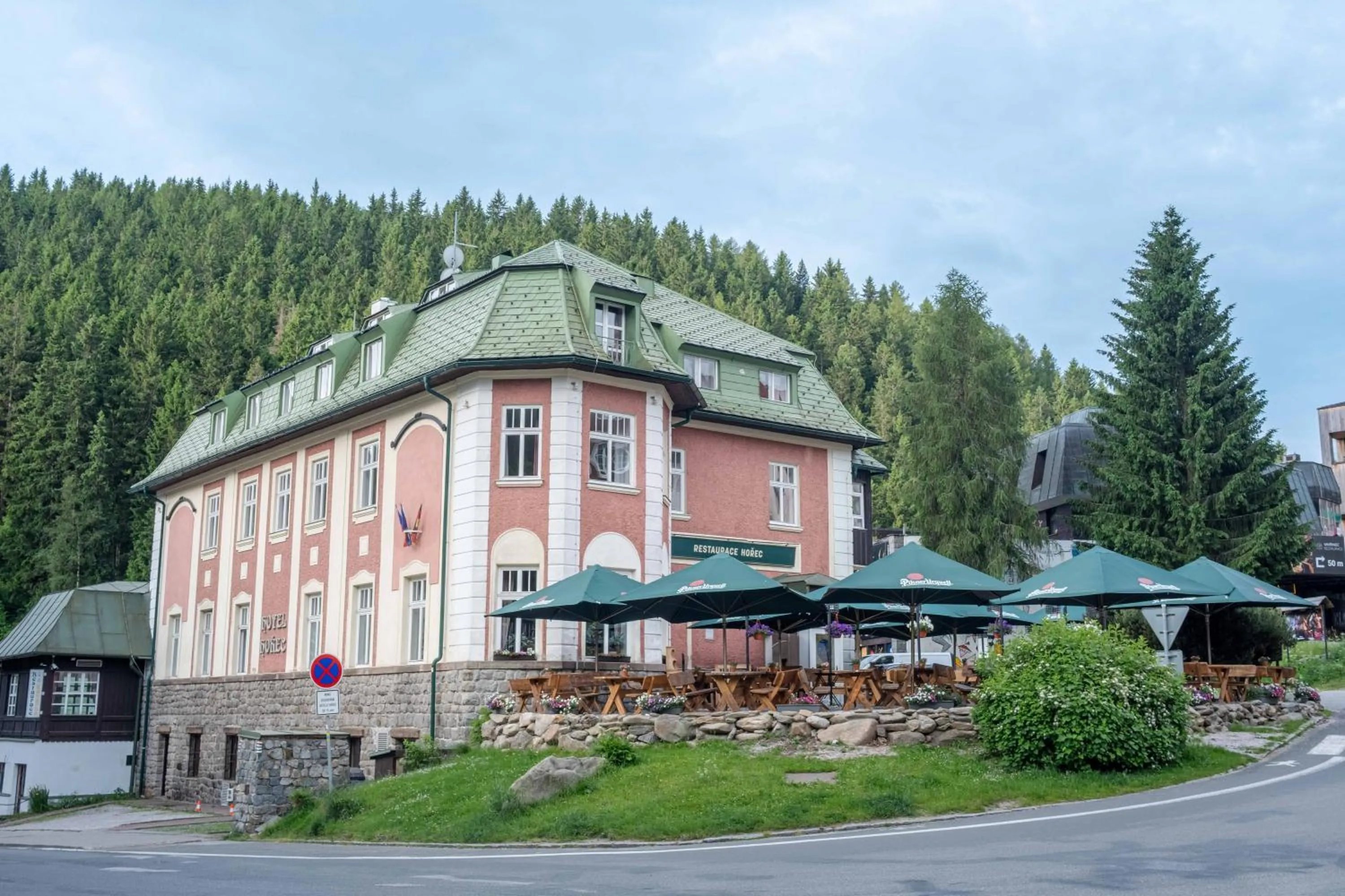 Property building in Hotel Hořec