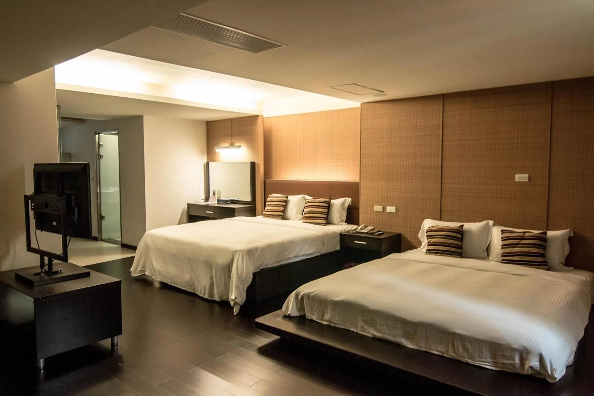 Bed in Katherine Plaza Hotel