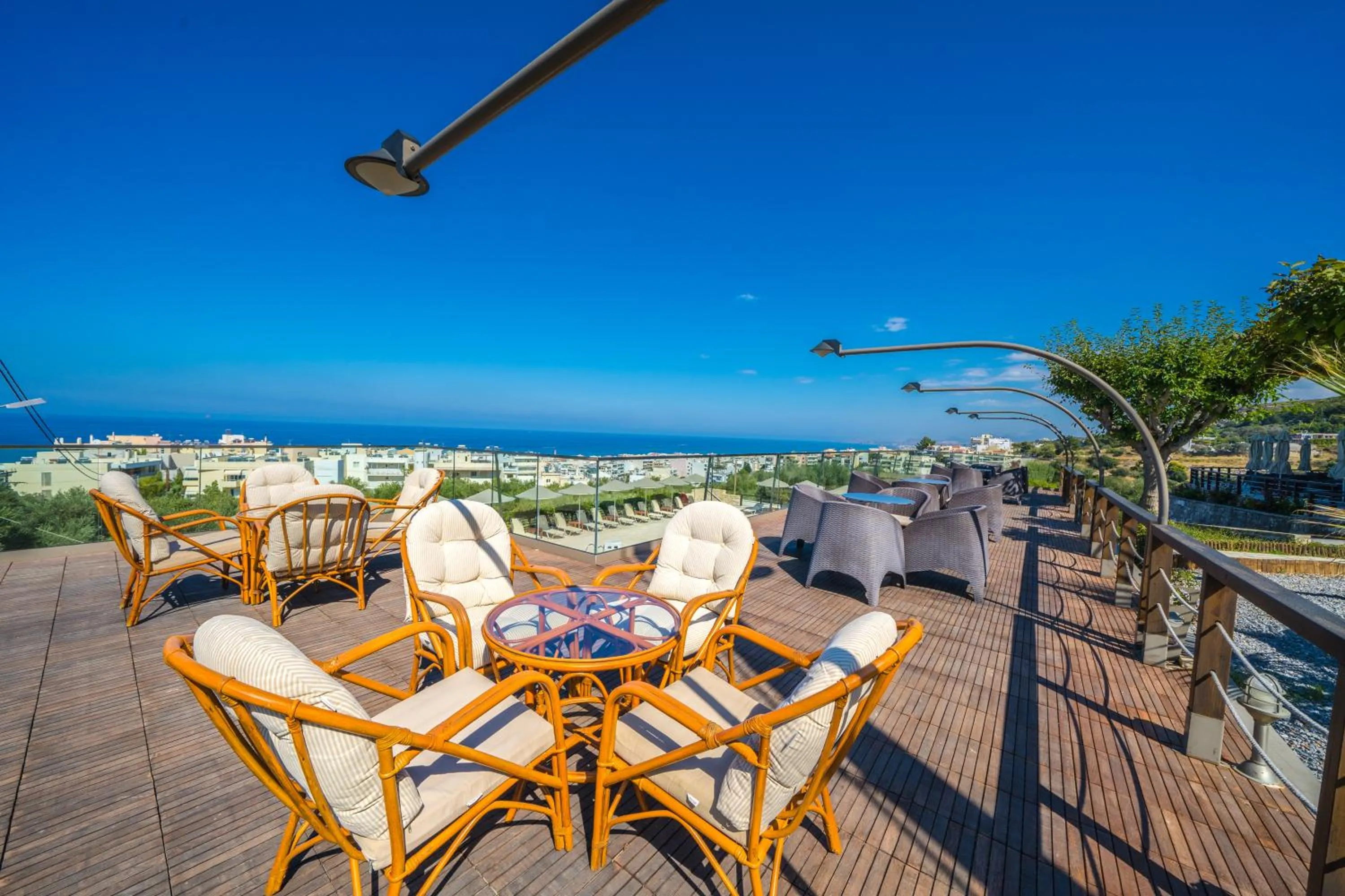 Patio in Forest Park Hotel