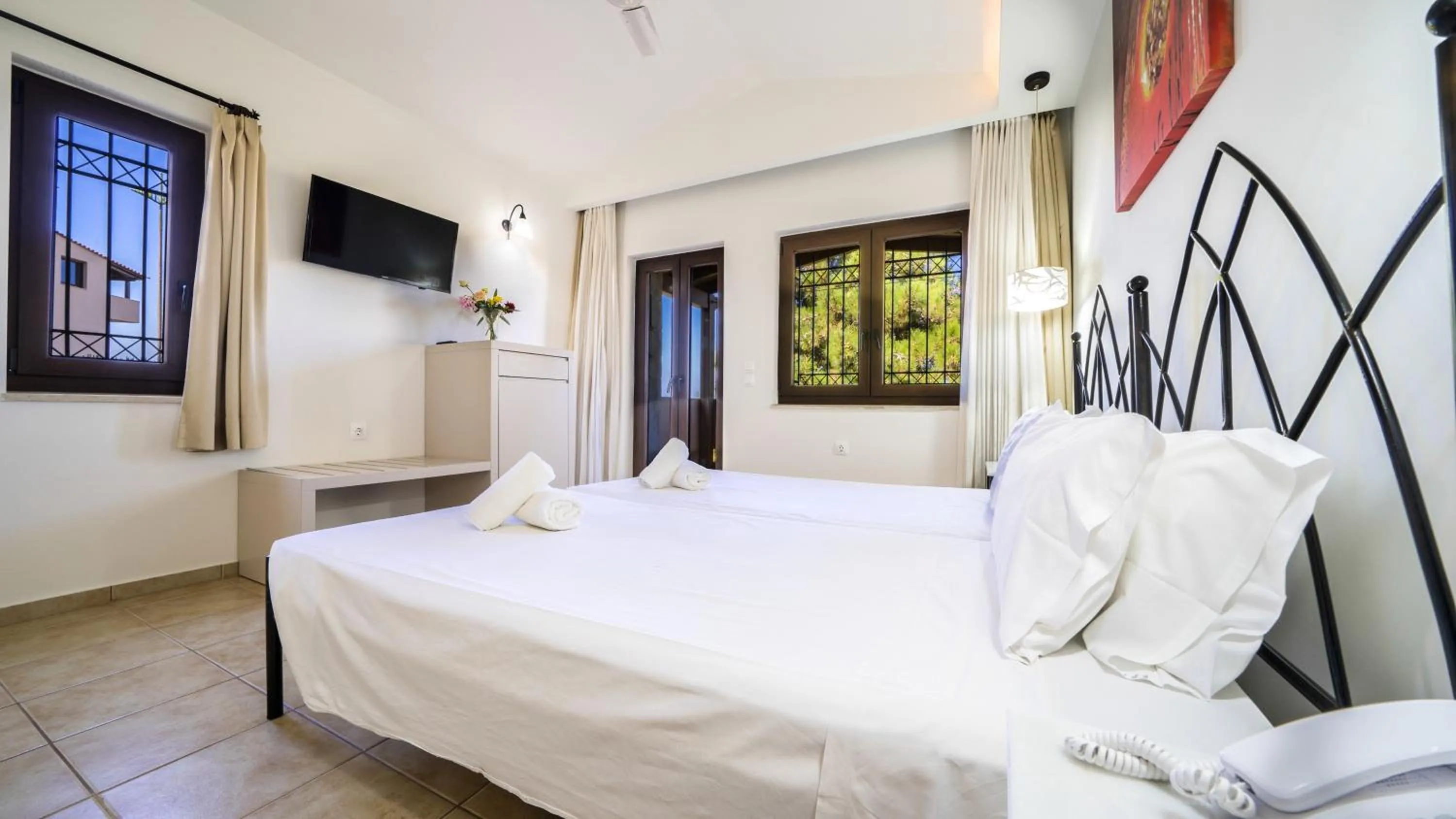 TV and multimedia, Bed in Forest Park Hotel