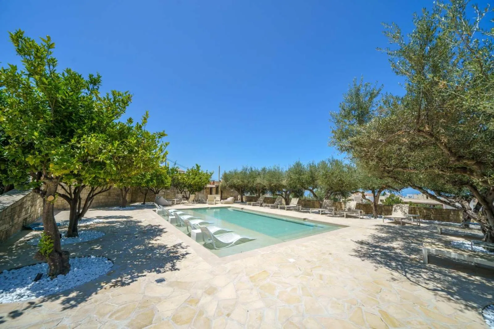 Swimming pool in Forest Park Hotel