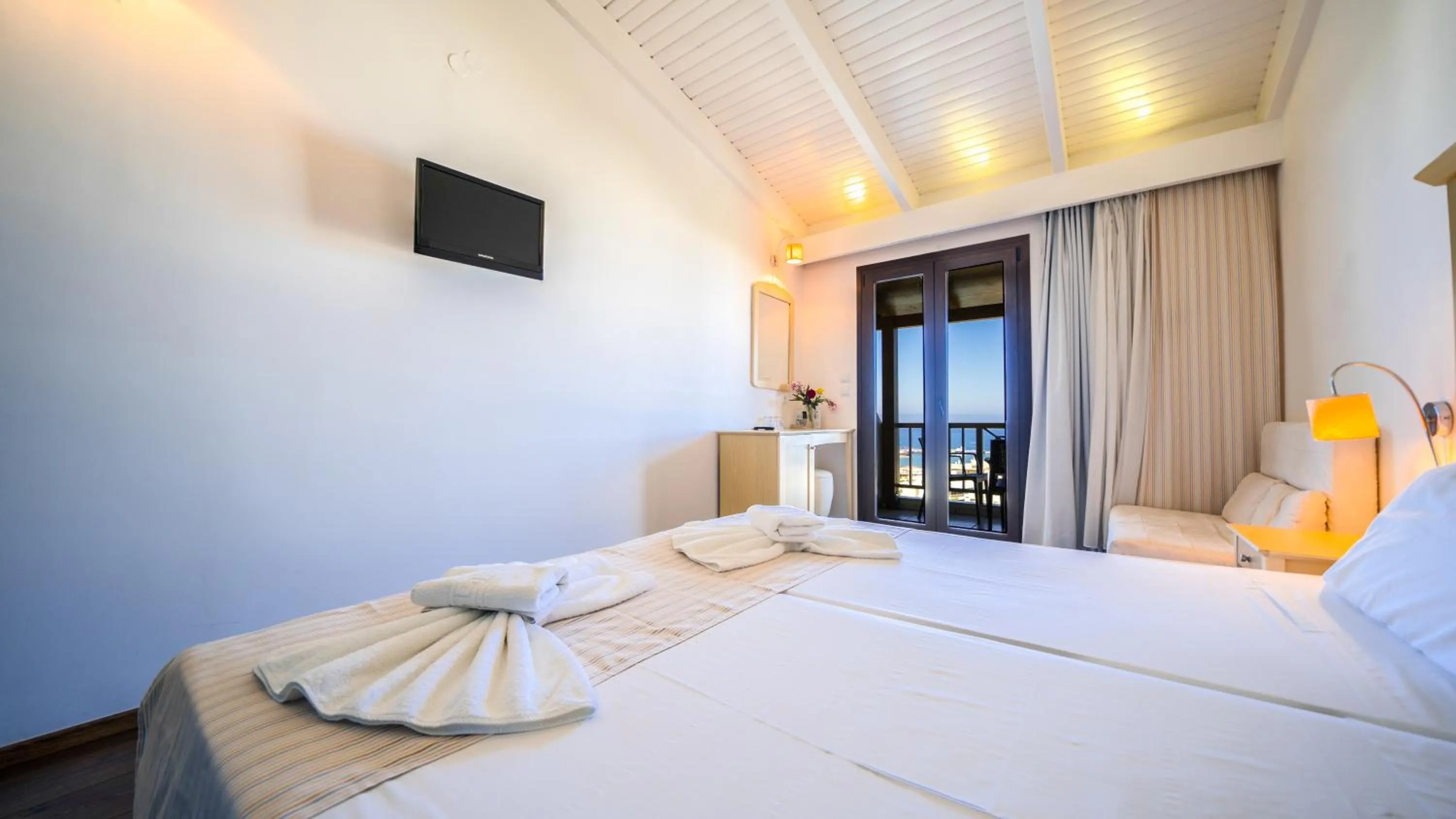 Photo of the whole room, Bed in Forest Park Hotel