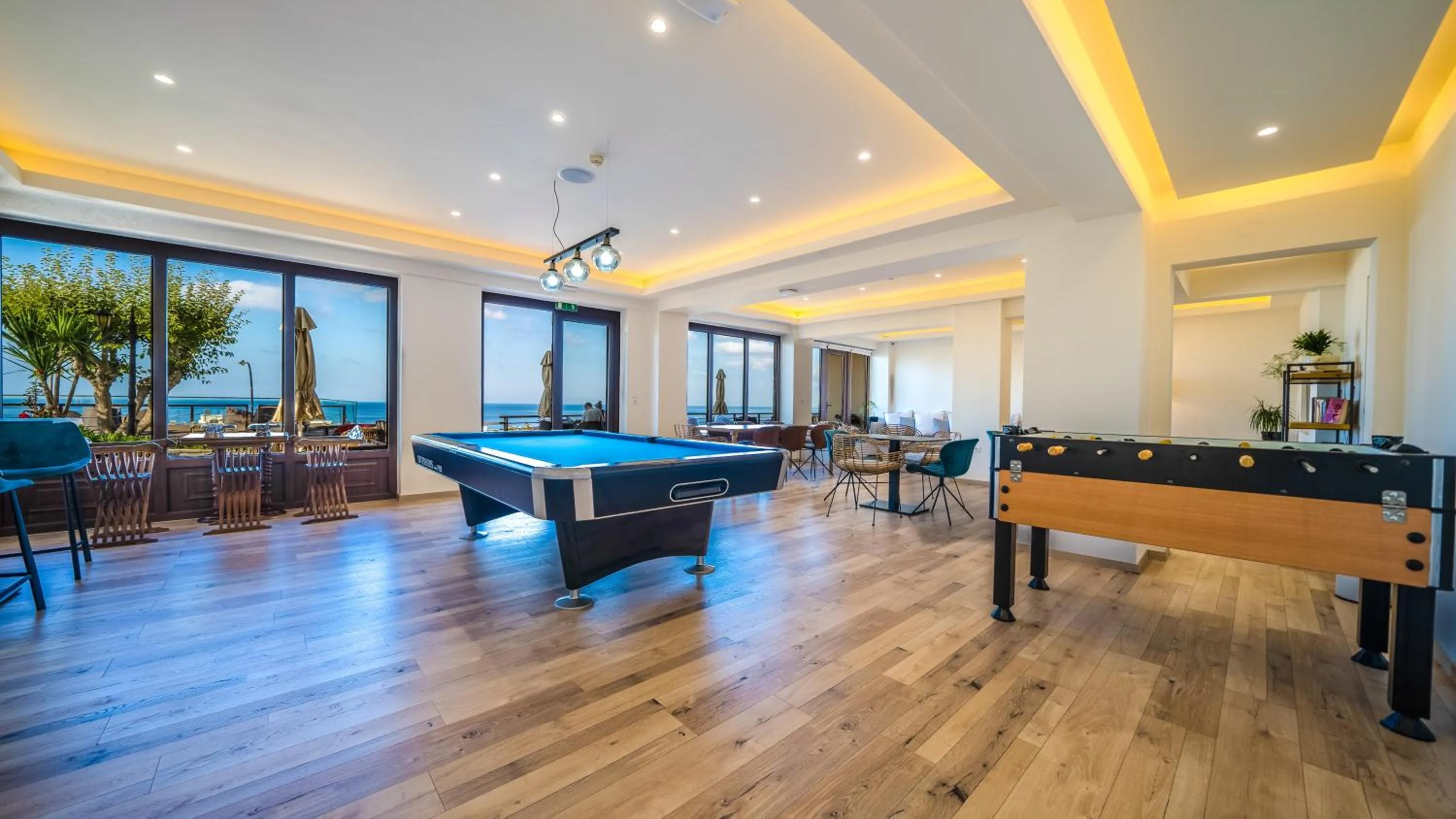 Billiard in Forest Park Hotel