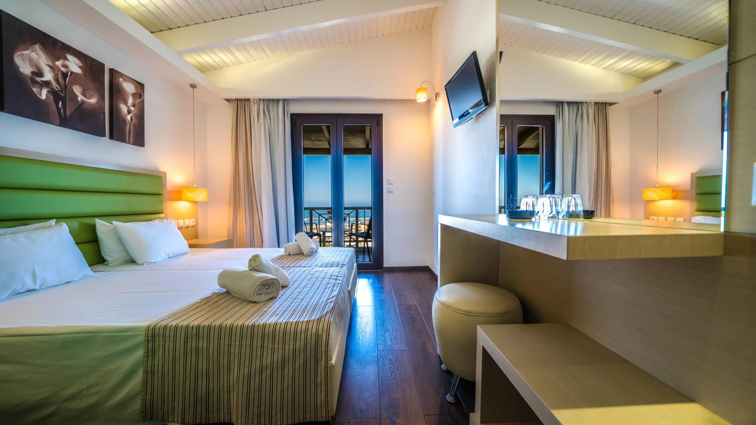 TV and multimedia, Bed in Forest Park Hotel