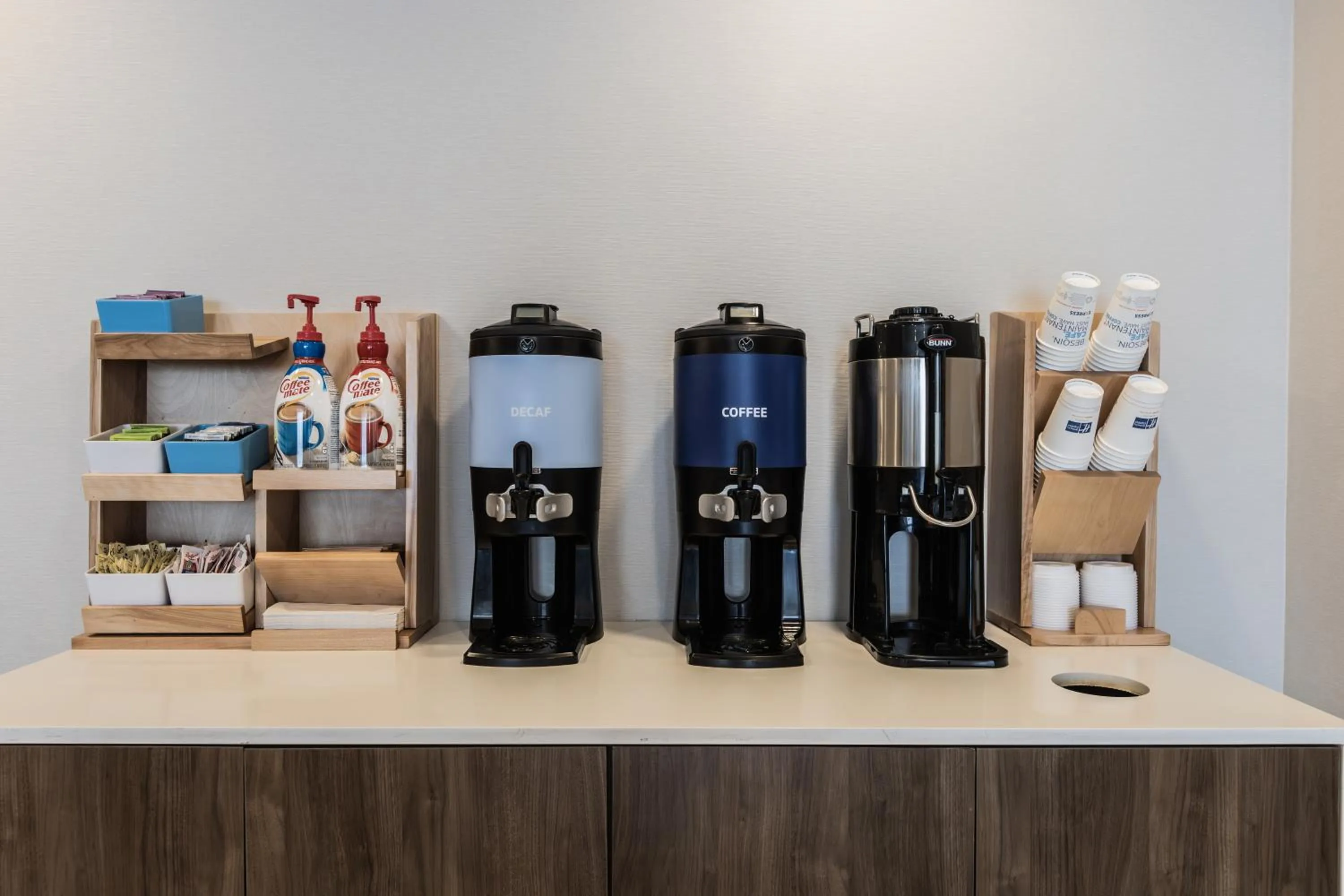 Coffee/tea facilities in Holiday Inn Express Toronto-North York by IHG