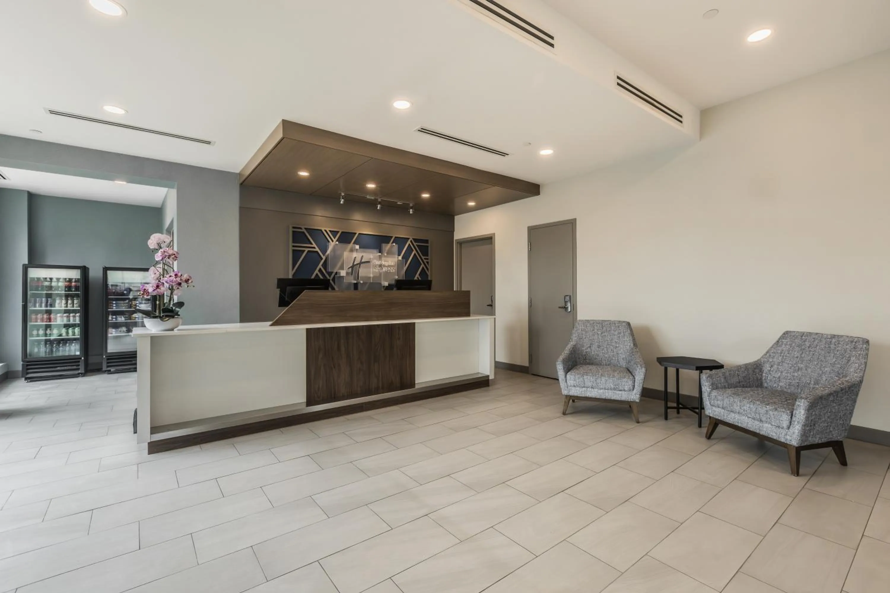 Lobby or reception in Holiday Inn Express Toronto-North York by IHG