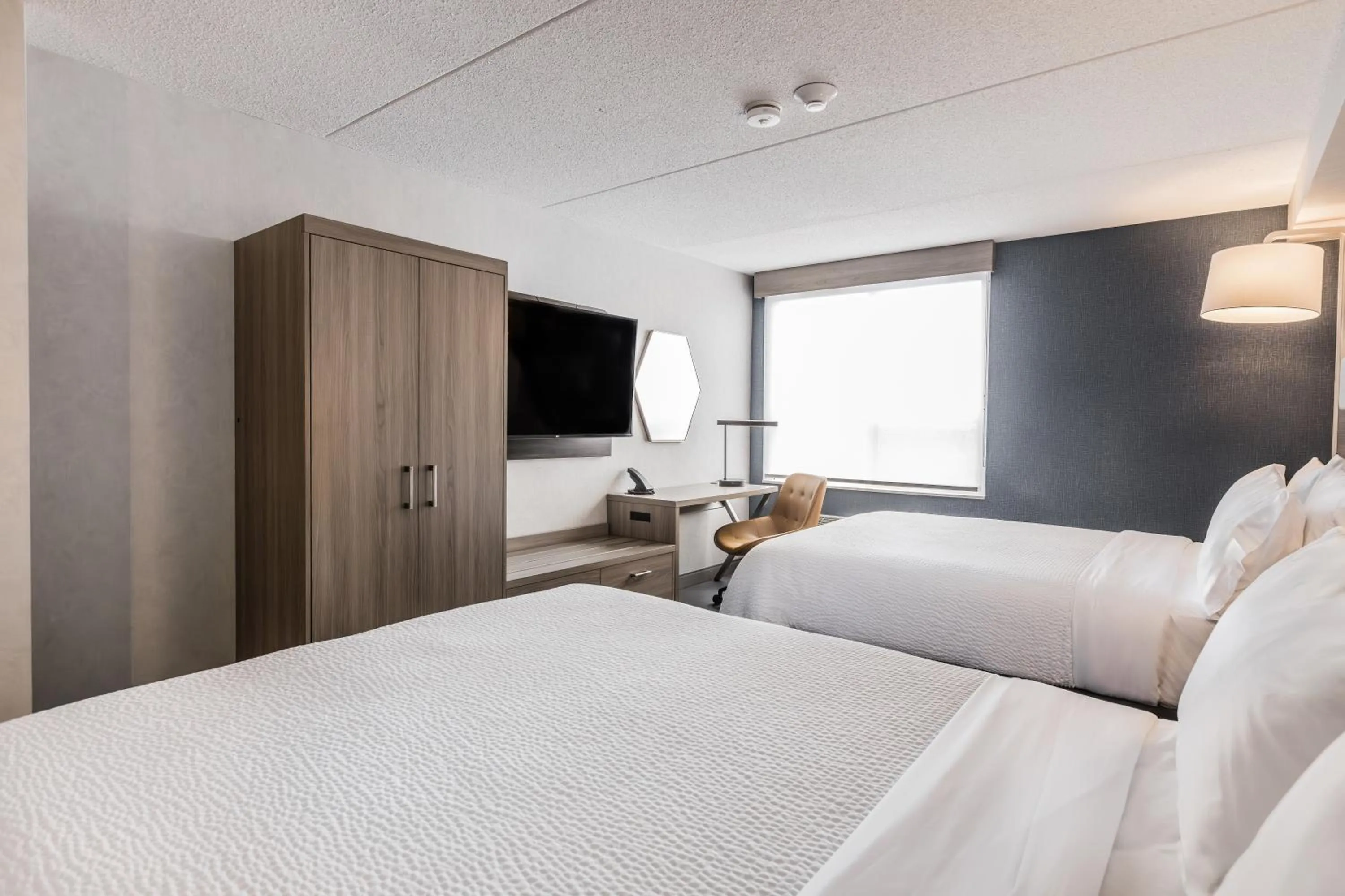 Bed in Holiday Inn Express Toronto-North York by IHG