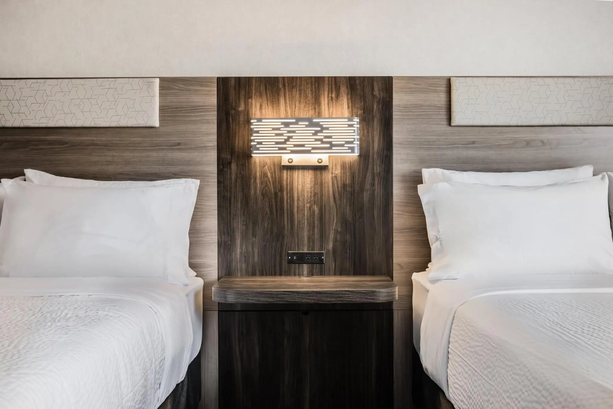 Photo of the whole room, Bed in Holiday Inn Express Toronto-North York by IHG