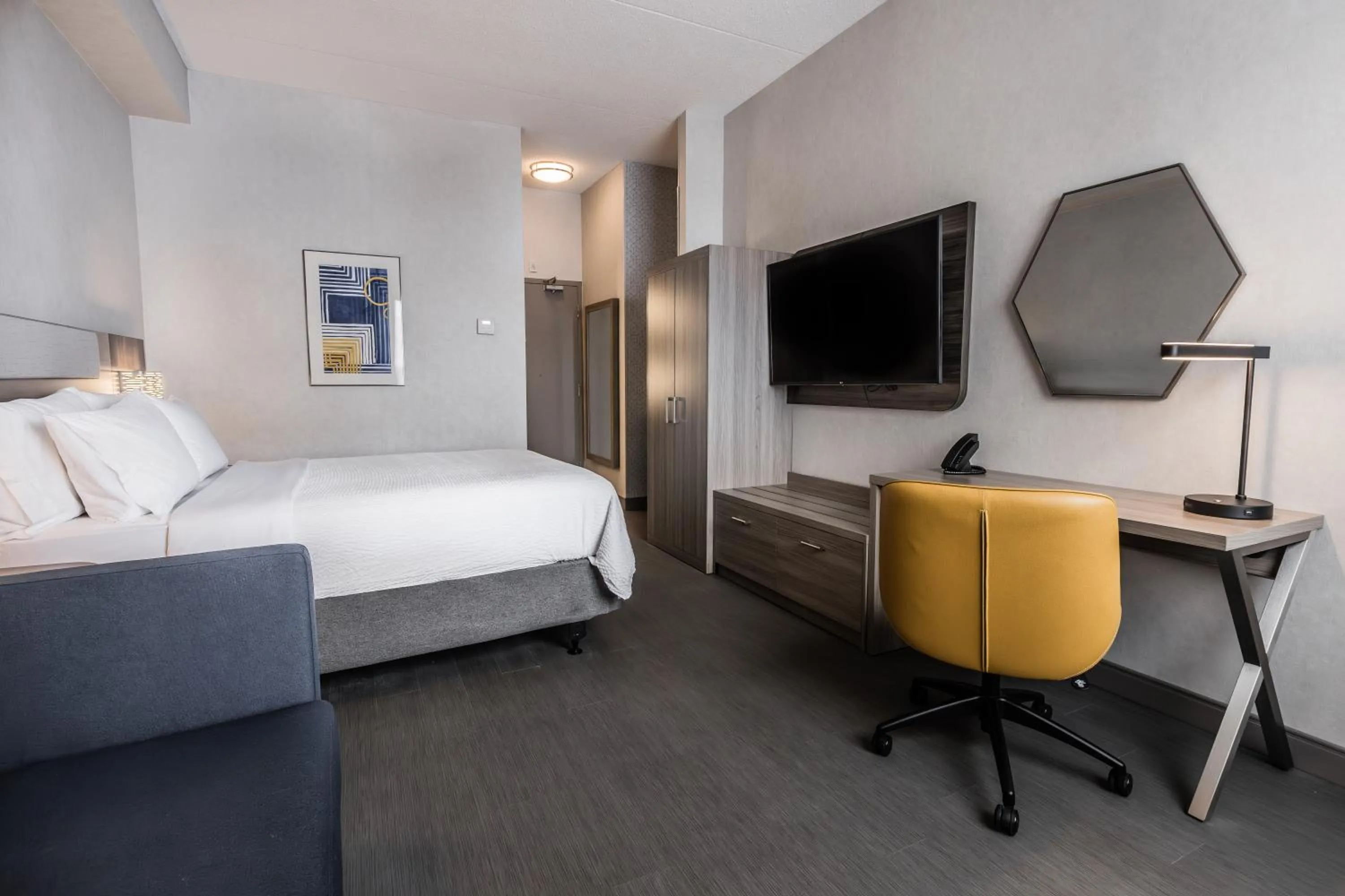 Bed in Holiday Inn Express Toronto-North York by IHG