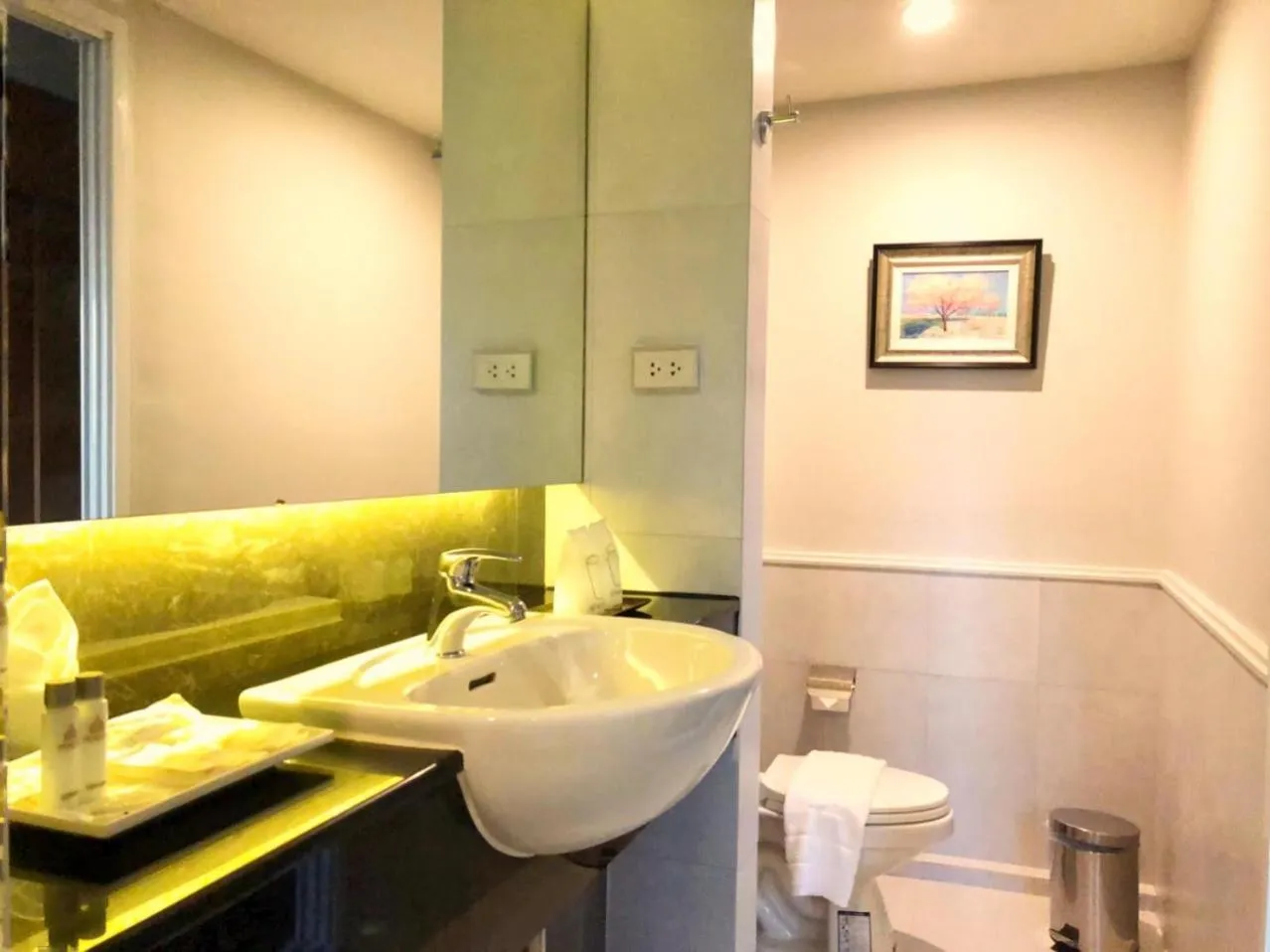 The Green View Hotel