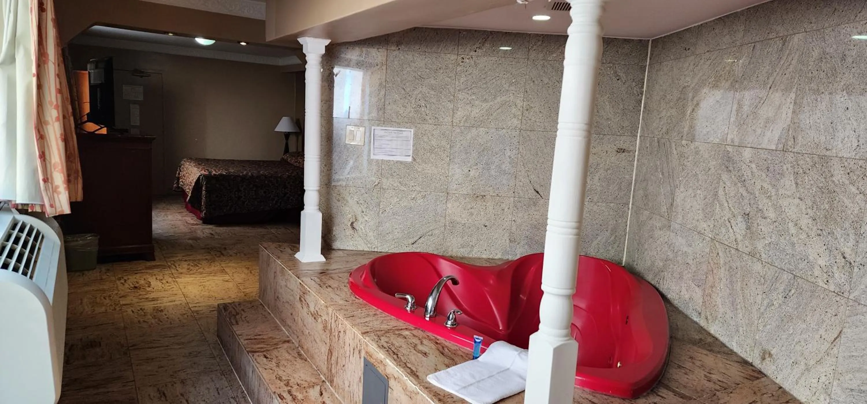 Town House Inn and Suites