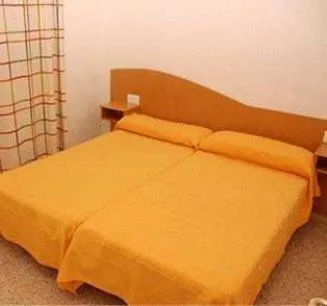 Photo of the whole room, Bed in Hotel Cardós