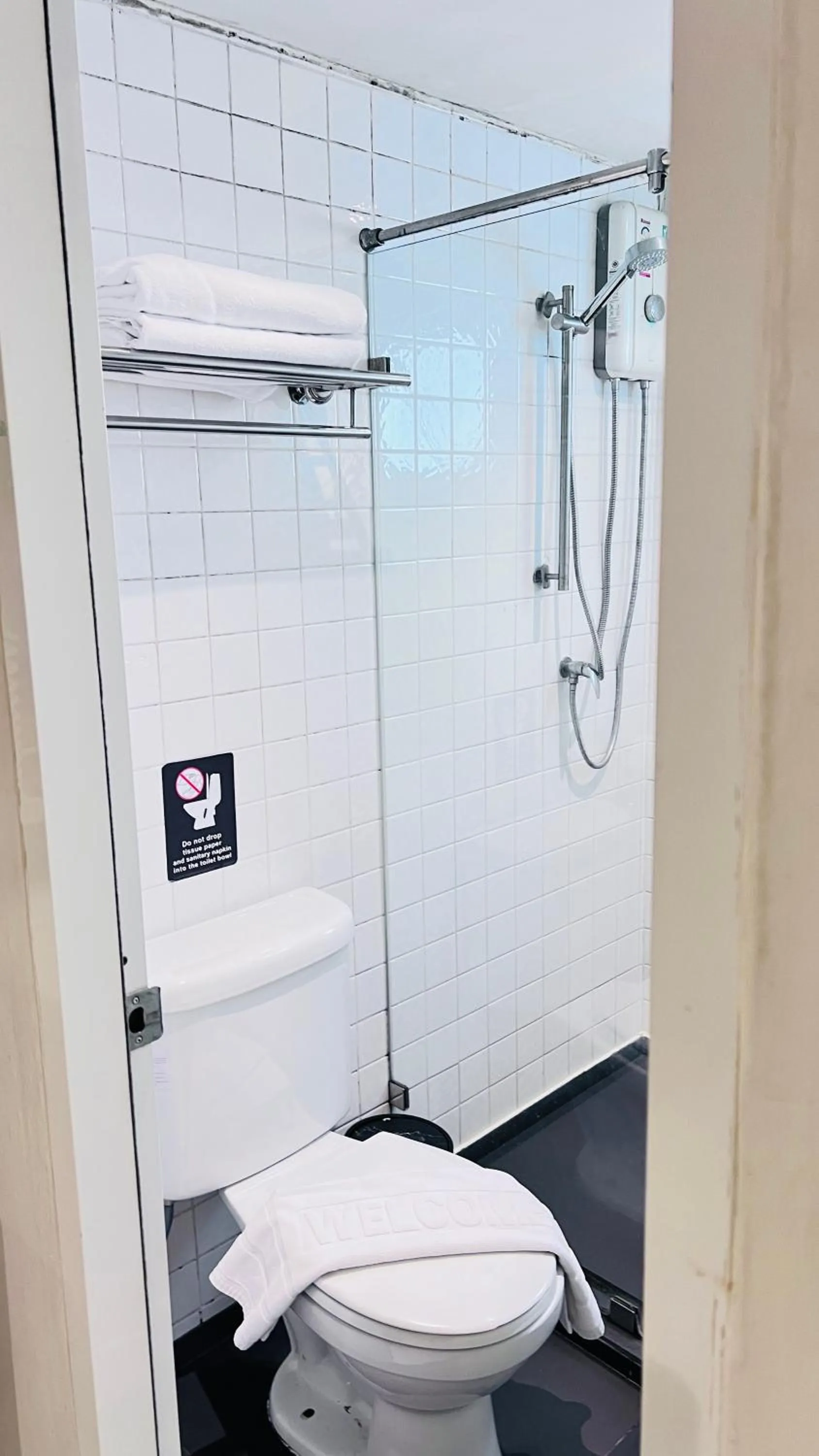 Shower in My Hotel Pratunam