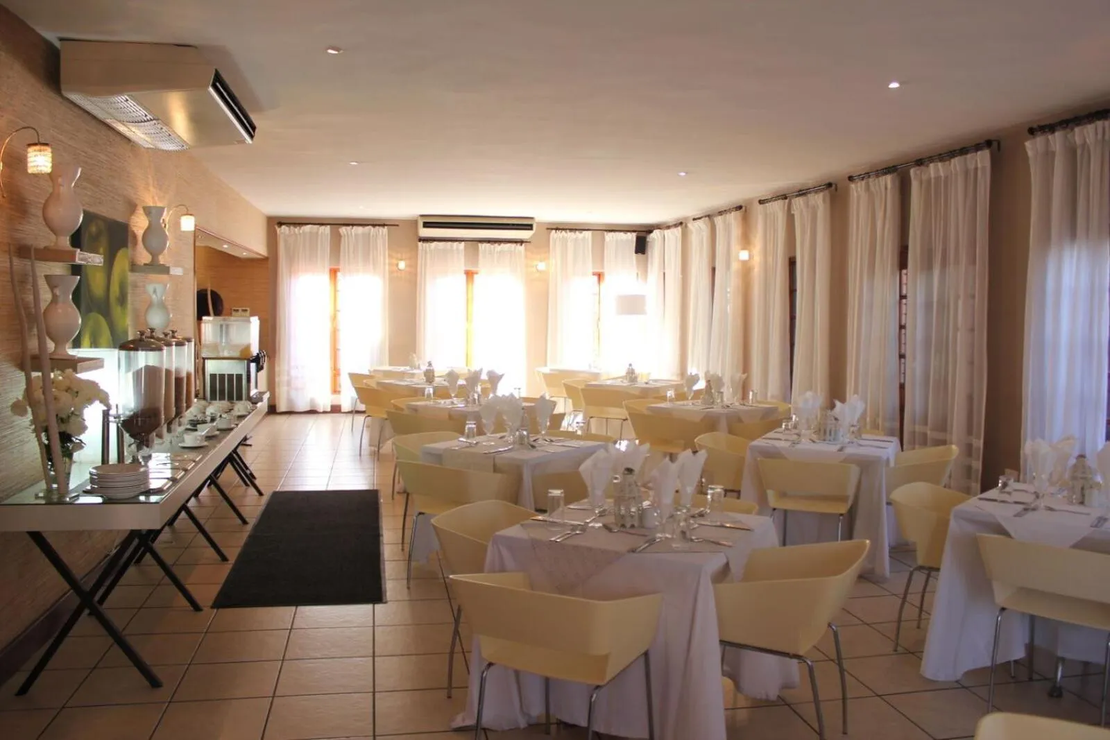 Restaurant/places to eat in Mosate Lodge