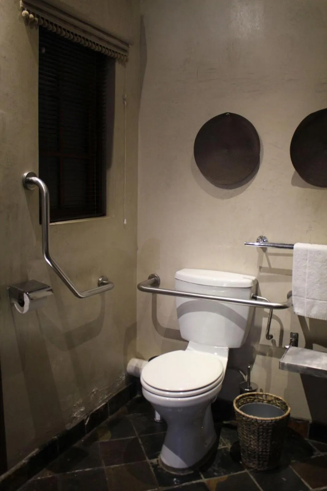 Toilet in Mosate Lodge