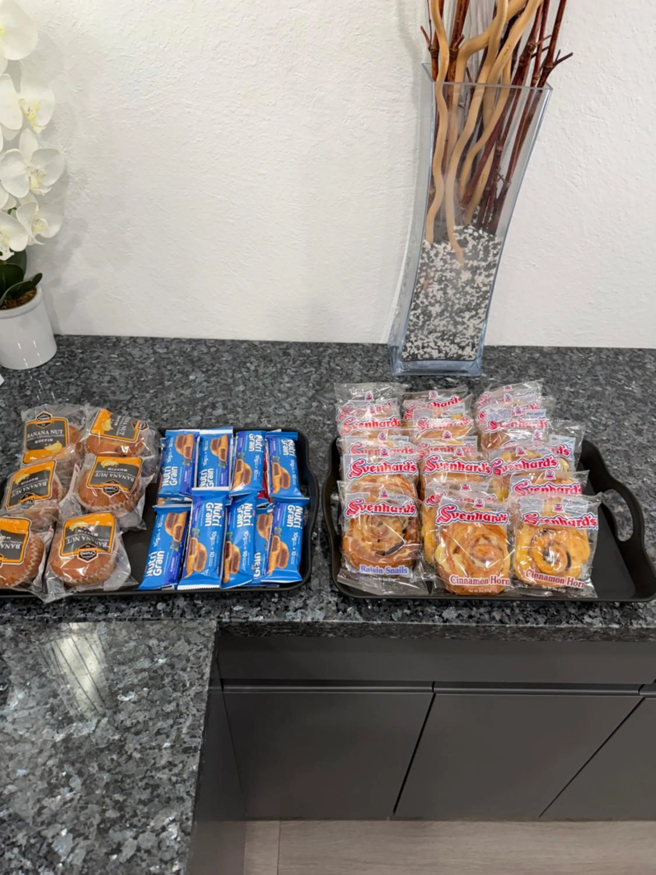 Breakfast in Days Inn by Wyndham San Francisco S/Oyster Point Airport