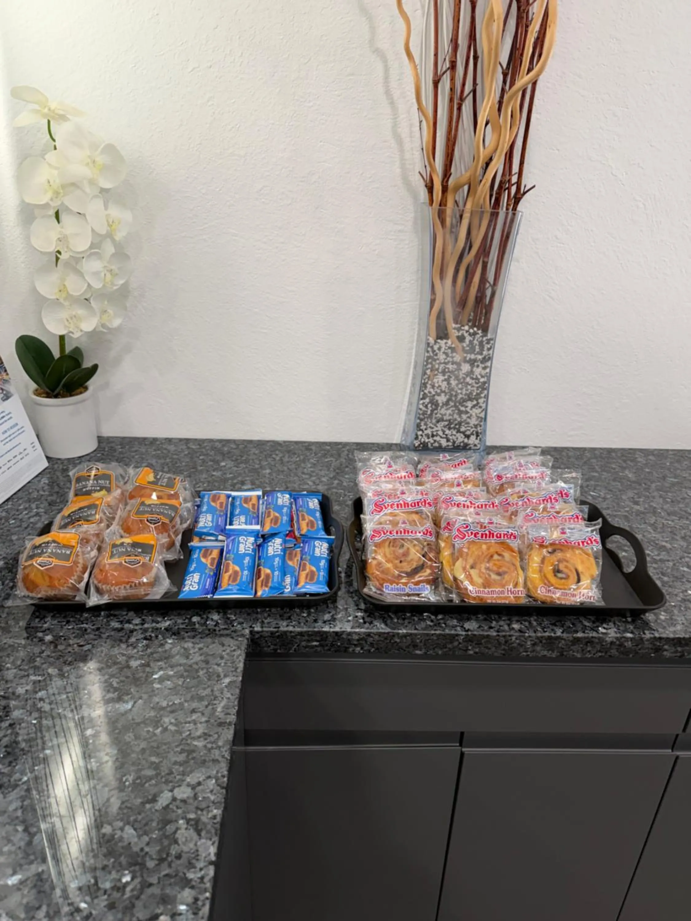 Breakfast in Days Inn by Wyndham San Francisco S/Oyster Point Airport