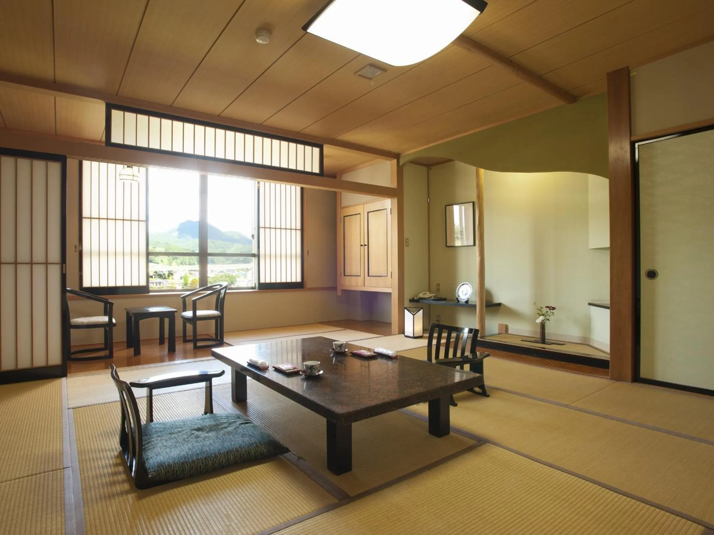 Photo of the whole room in Kazen no Sho