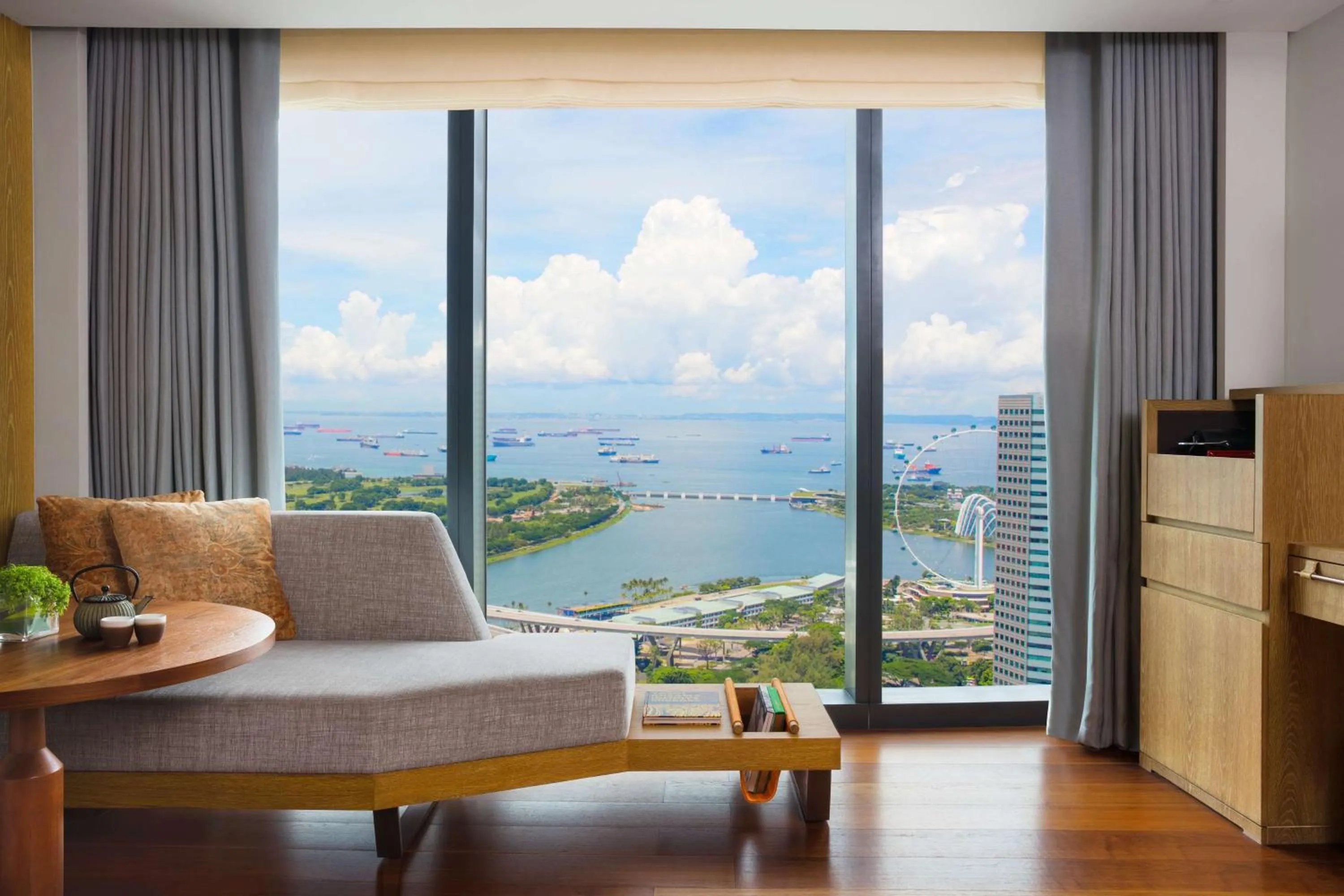 Photo of the whole room in Andaz Singapore, By Hyatt