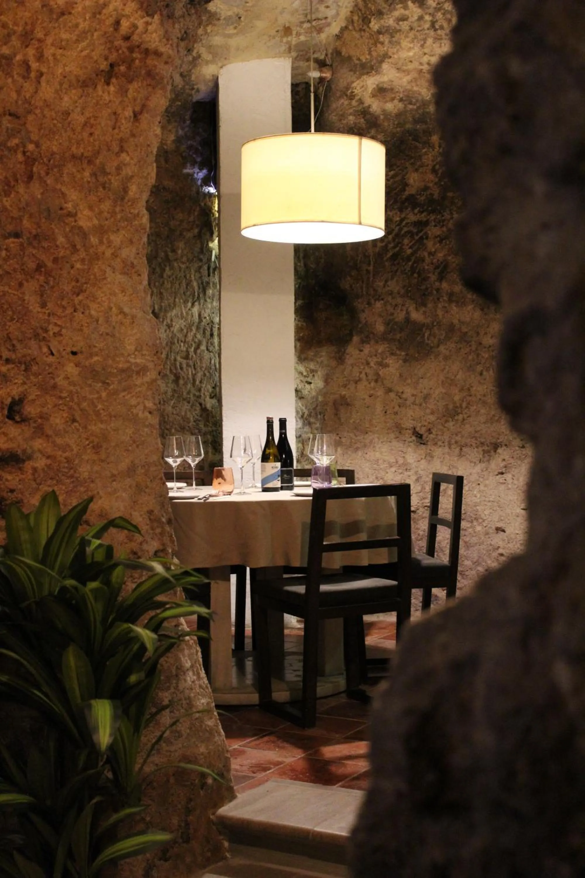 Restaurant/places to eat in Hotel La Villa