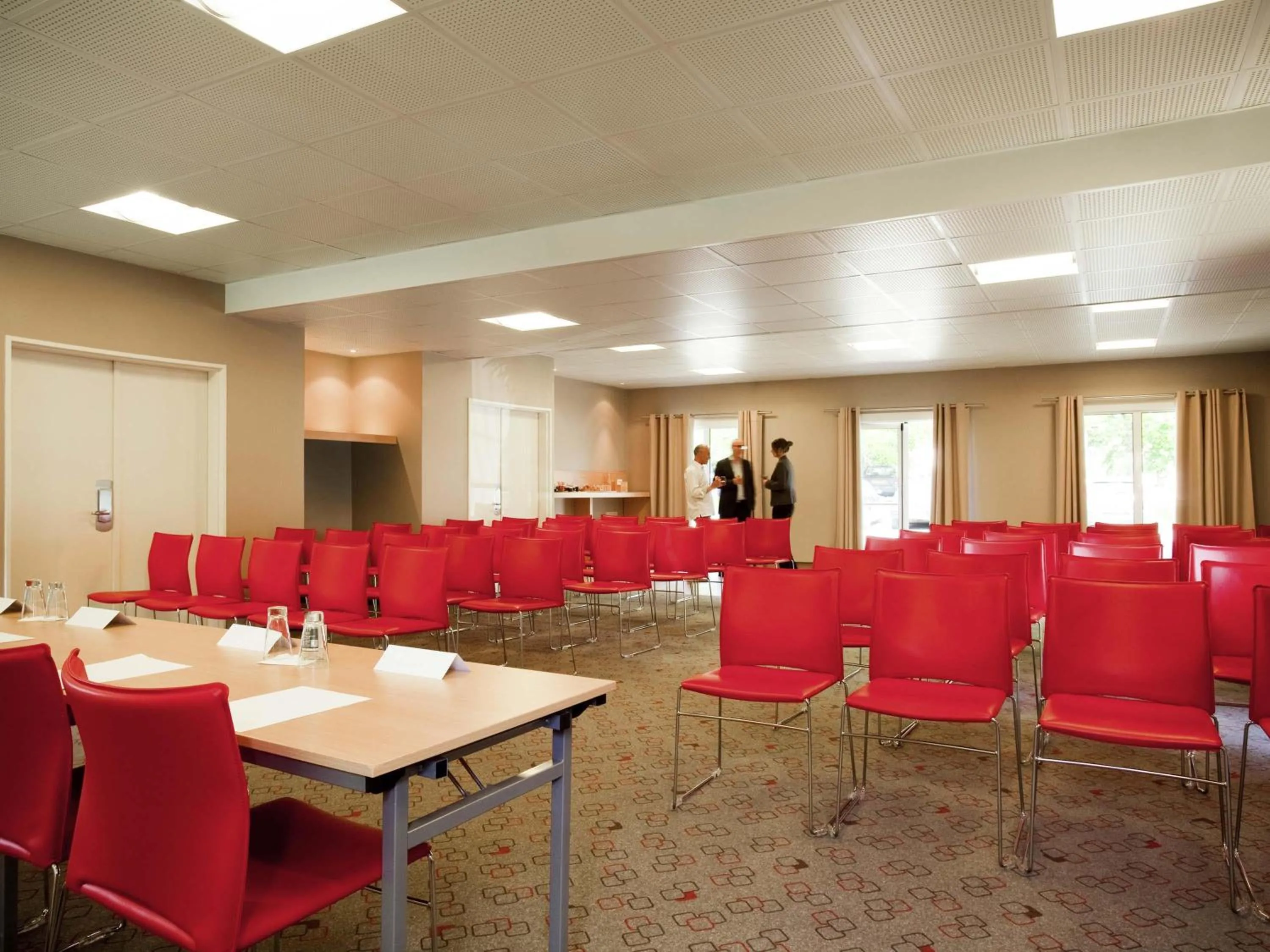 Meeting/conference room in ibis Senlis