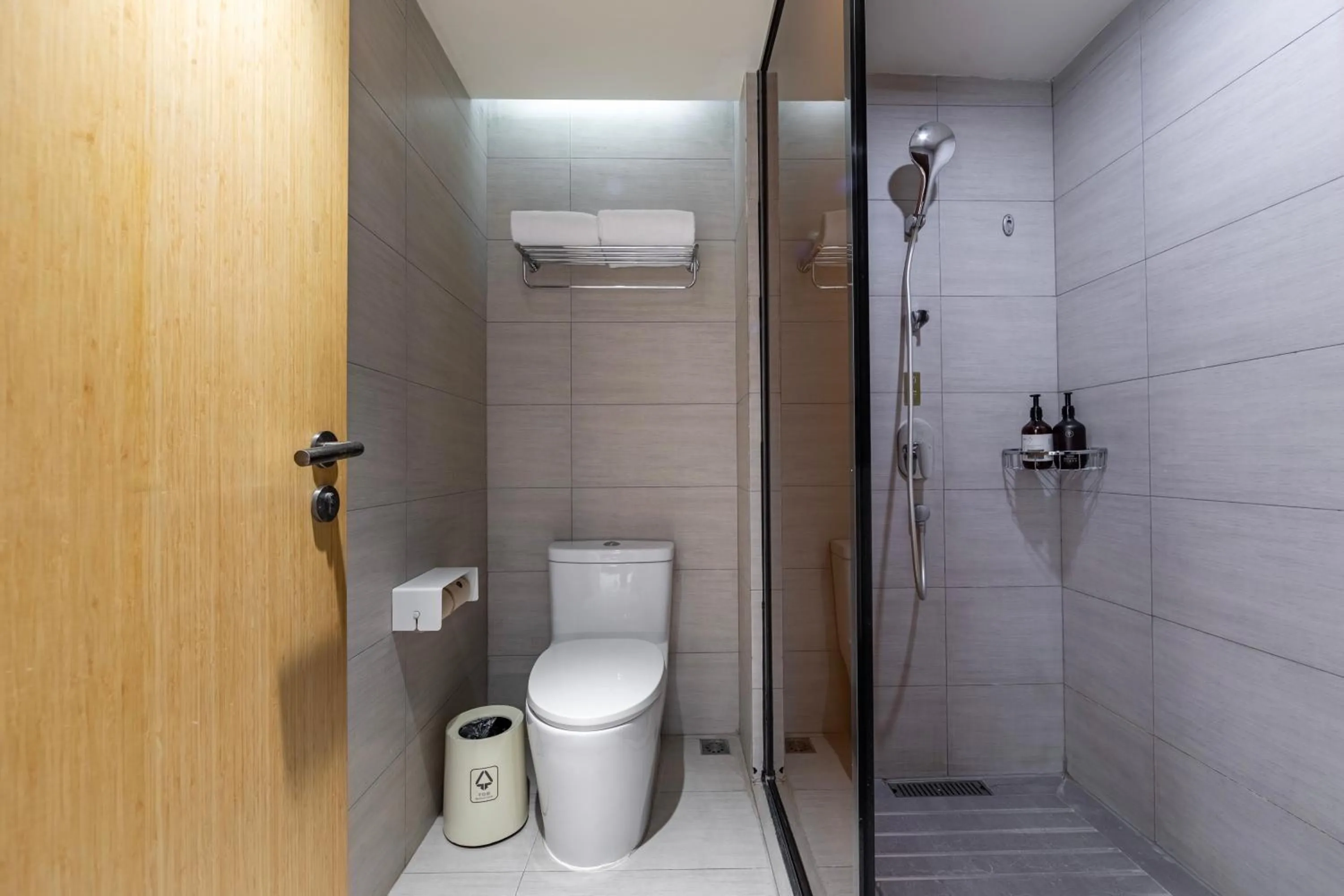 Shower in JI Hotel Shanghai Jinqiao International Commercial Plaza