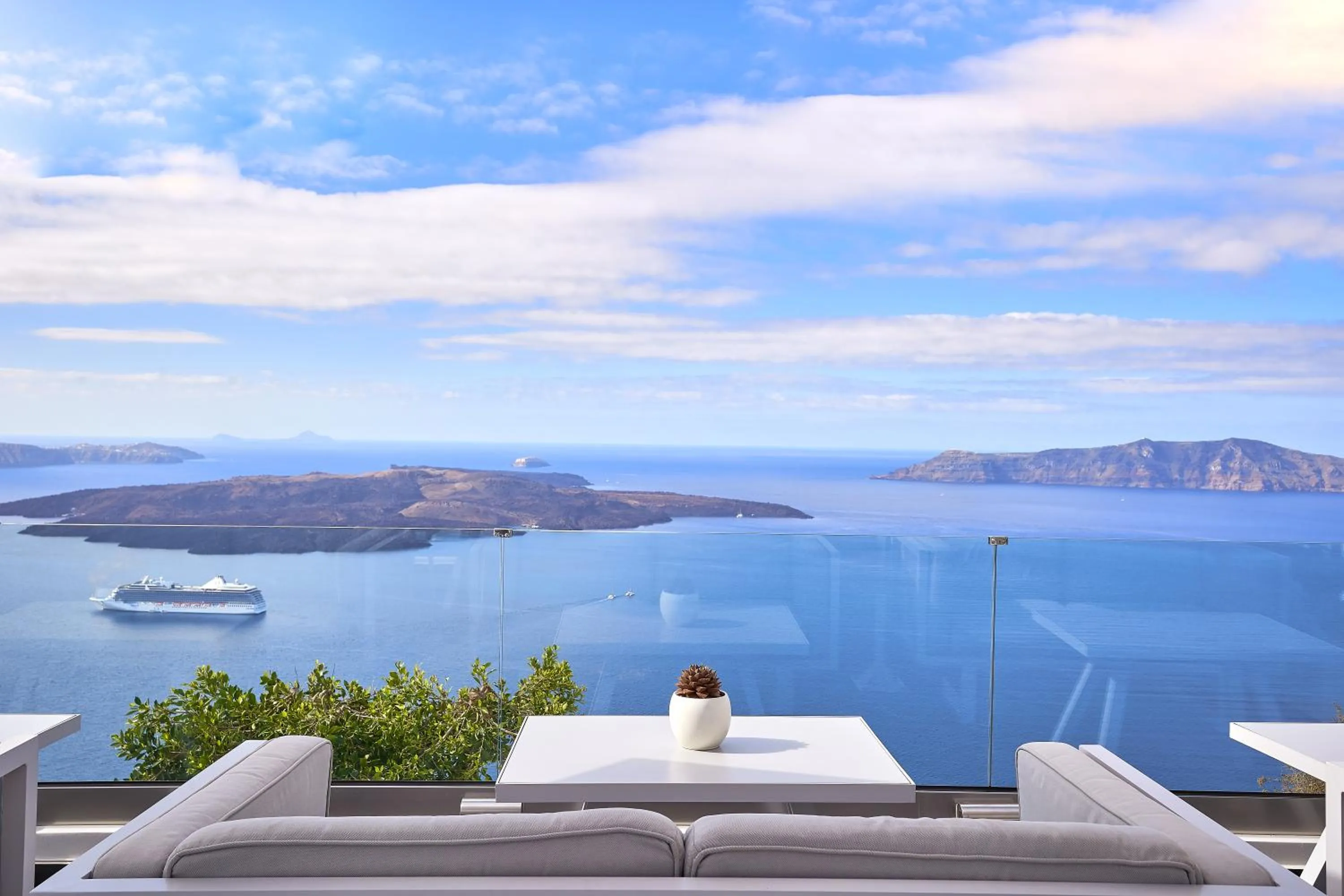 Restaurant/places to eat in Agali Houses