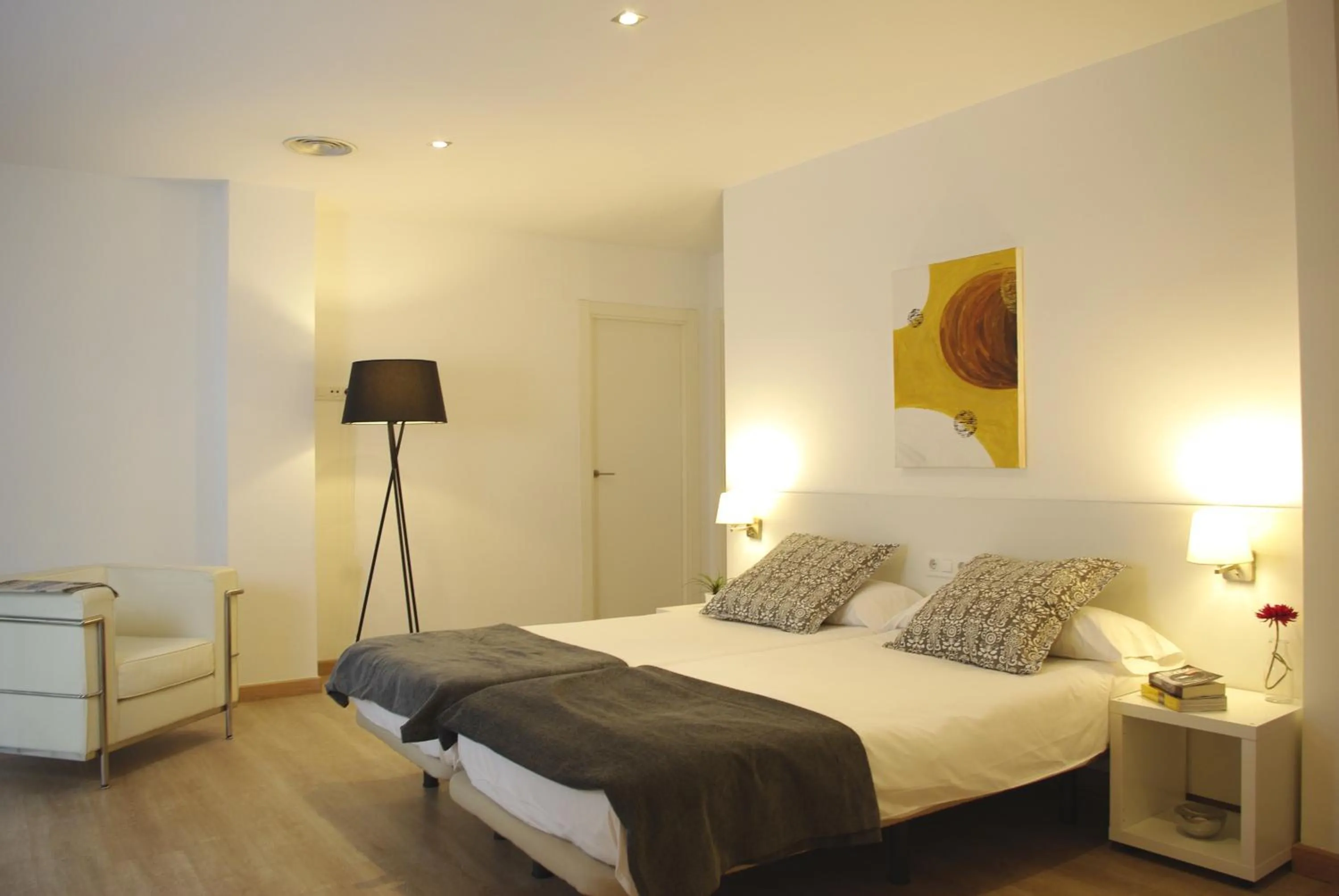 Photo of the whole room, Bed in 08028 Apartments