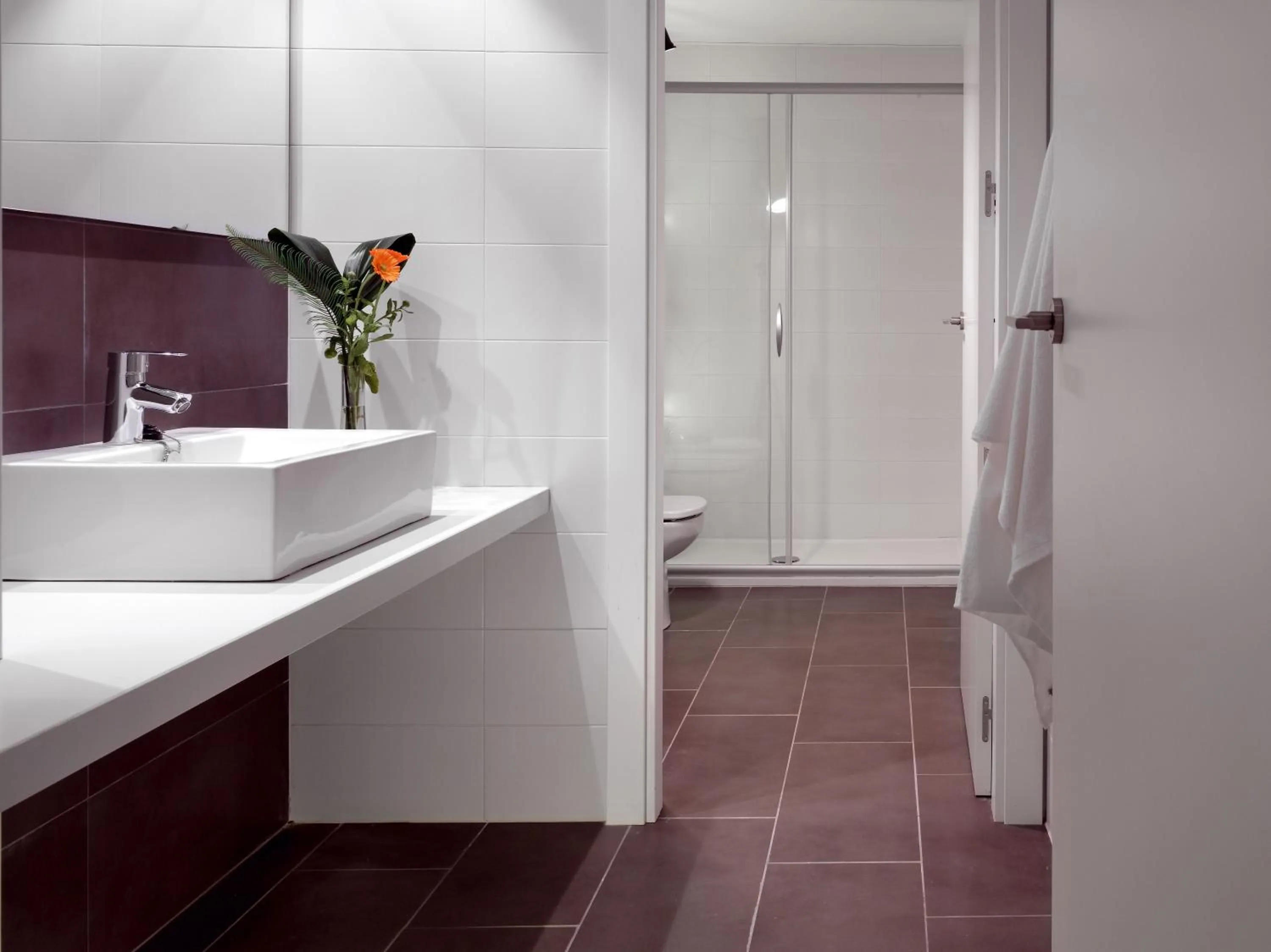 Bathroom in 08028 Apartments