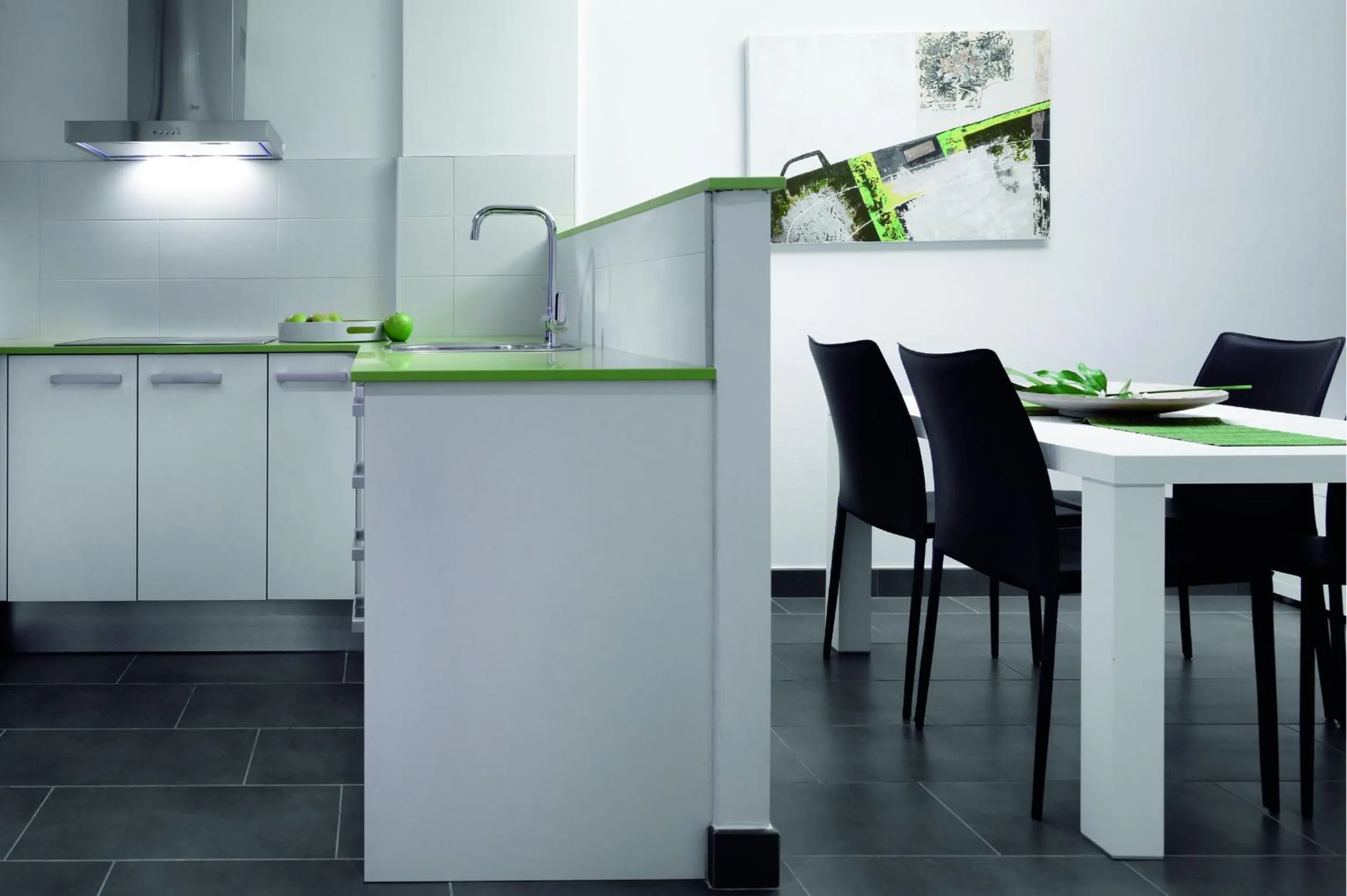 Photo of the whole room in 08028 Apartments