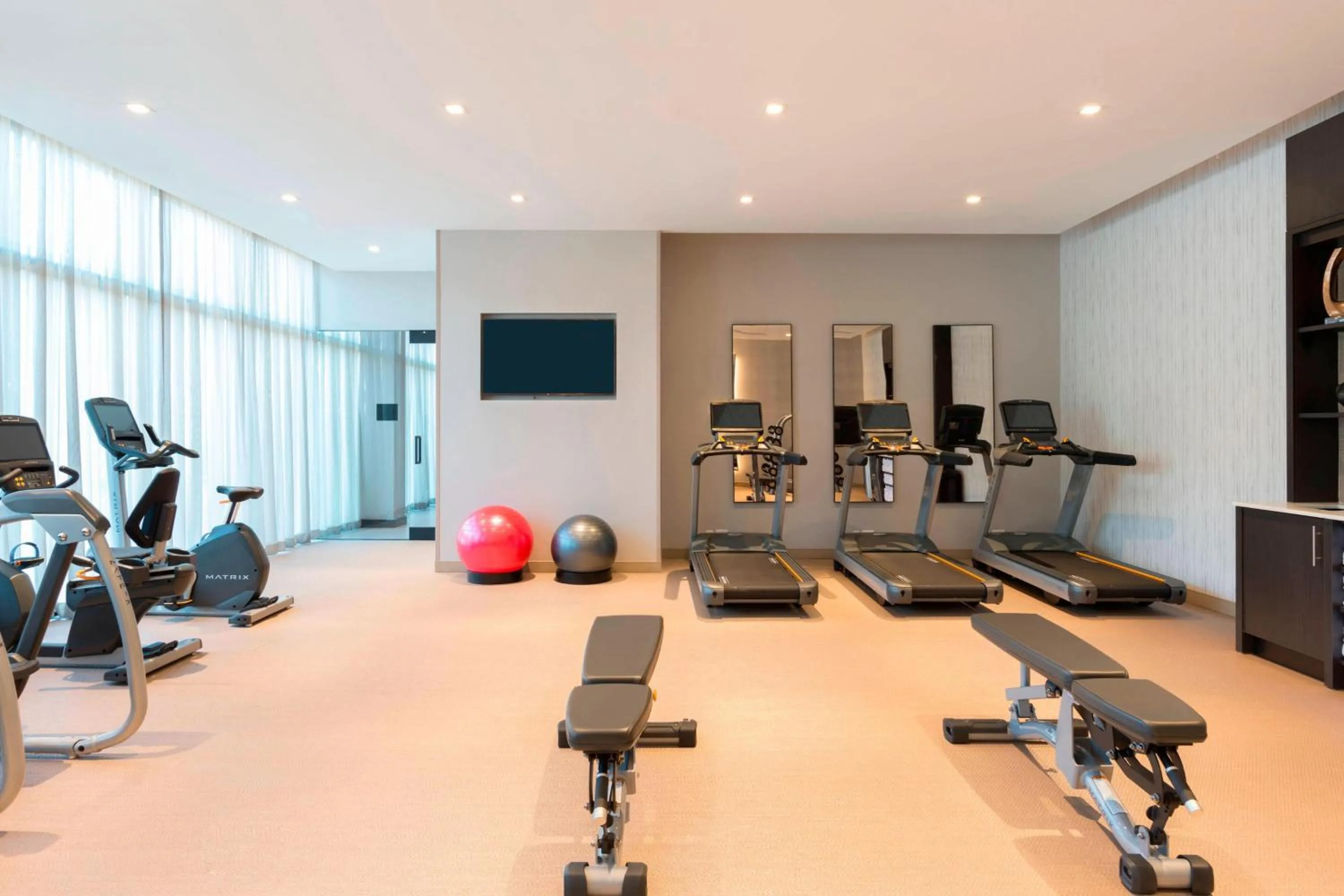 Fitness centre/facilities in AC Hotel by Marriott Boston Downtown