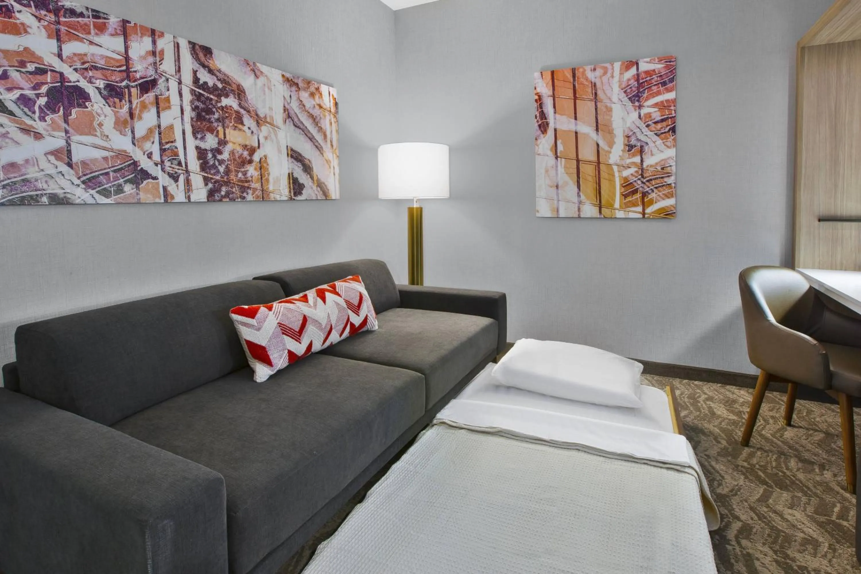 Living room, Bed in SpringHill Suites by Marriott Chattanooga North/Ooltewah