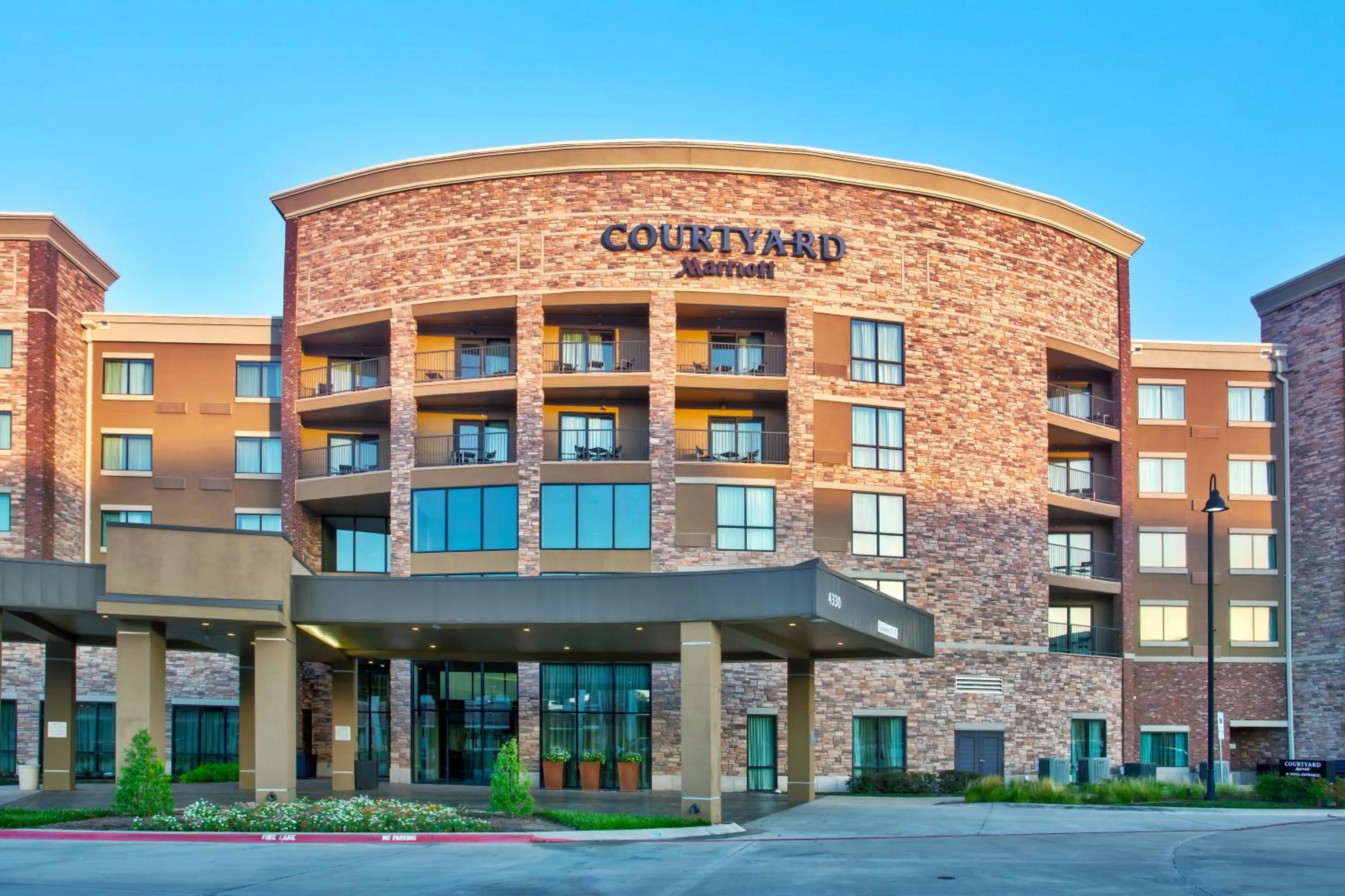 Property building in Courtyard by Marriott Dallas Flower Mound