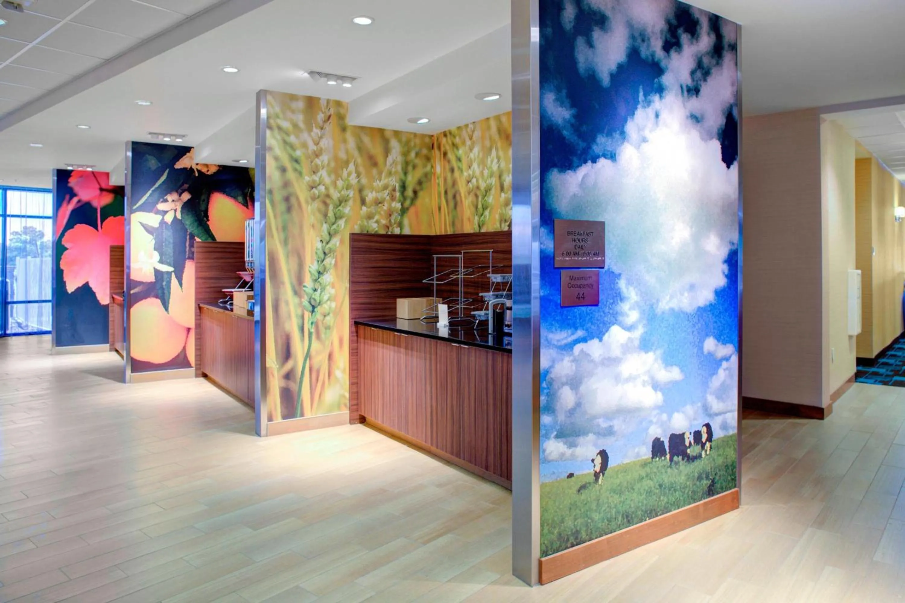 Breakfast in Fairfield Inn & Suites by Marriott Flagstaff East