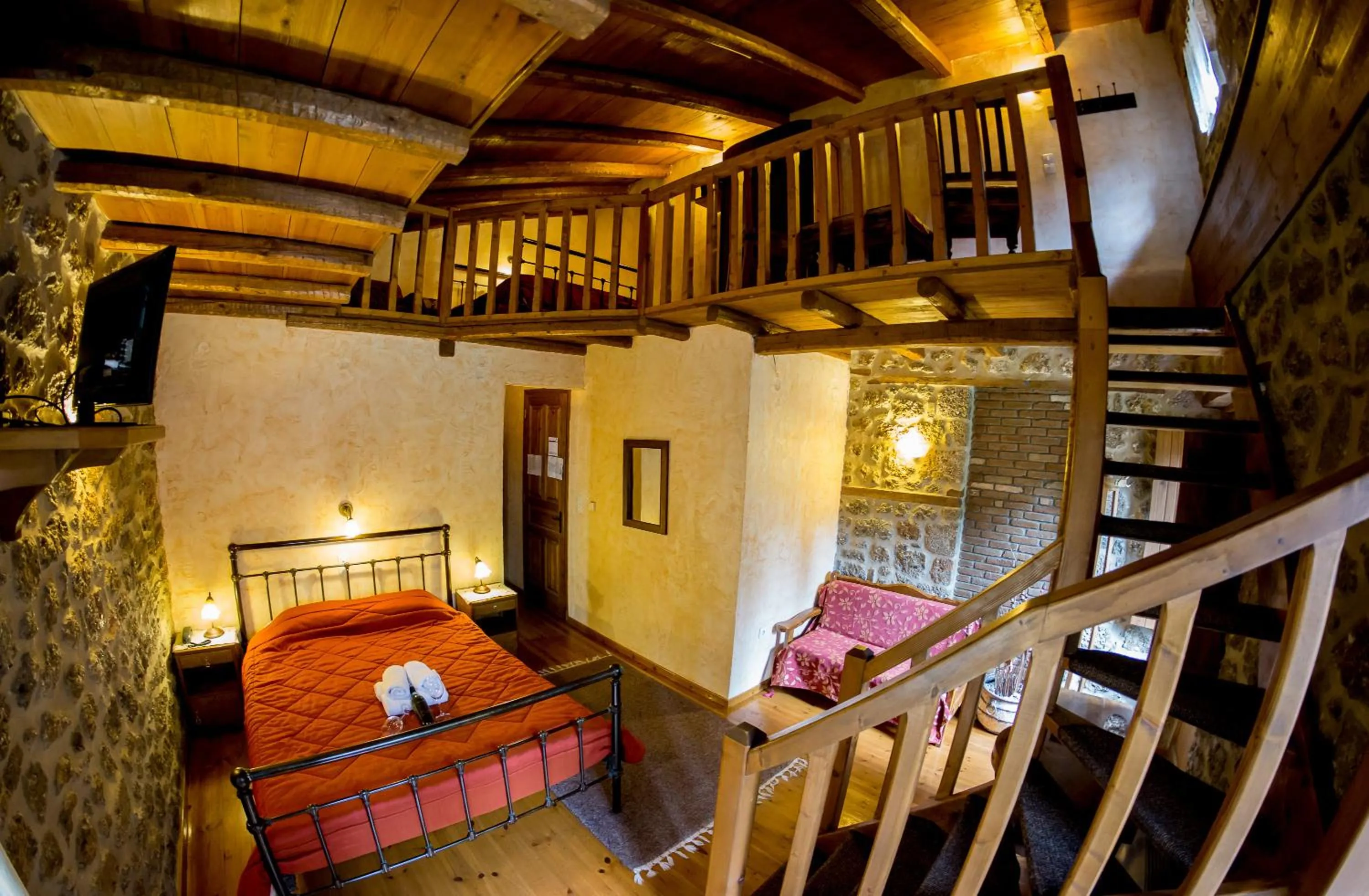 Photo of the whole room, Bed in Pigi Tarlampa Hotel